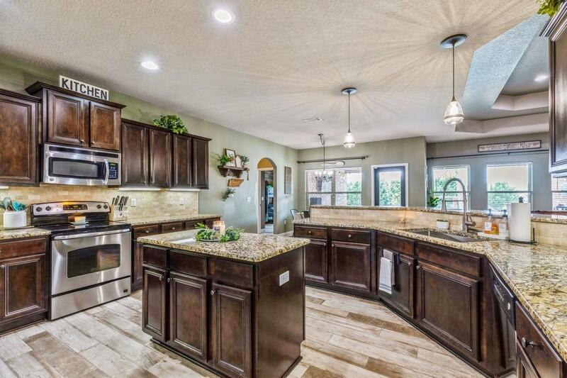 BROWNSTONE MANOR - Residential