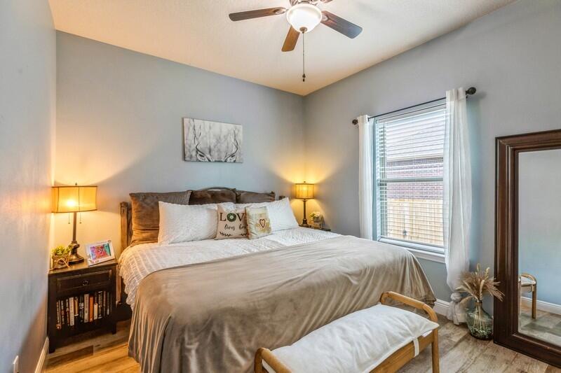 BROWNSTONE MANOR - Residential