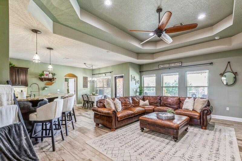 BROWNSTONE MANOR - Residential