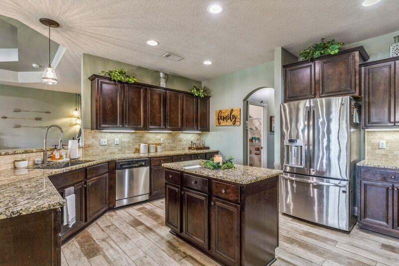 BROWNSTONE MANOR - Residential