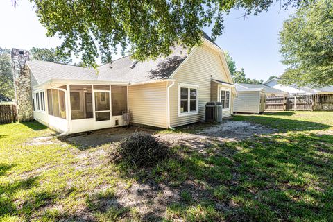 A home in Niceville