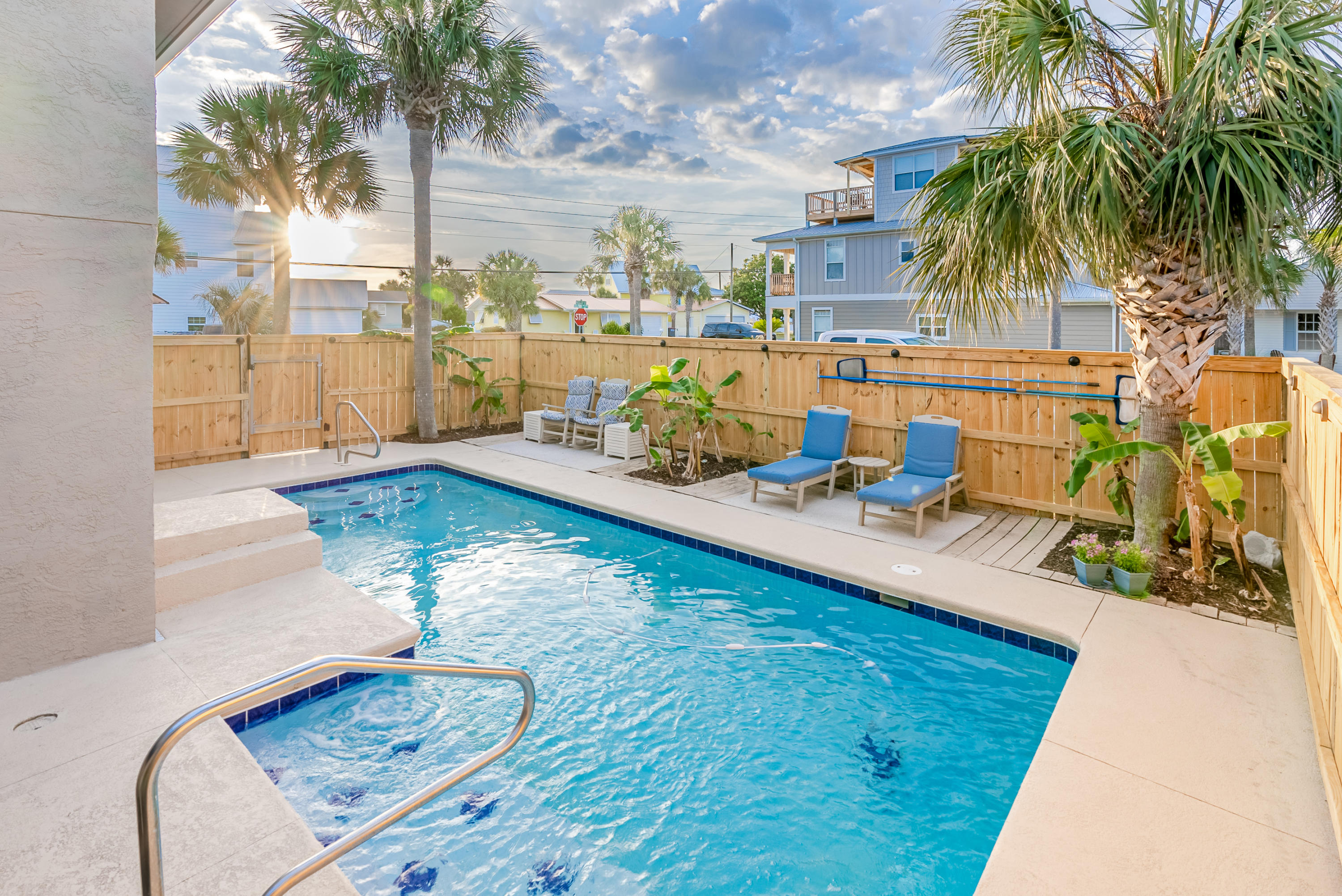 RIVIERA BEACH - Residential