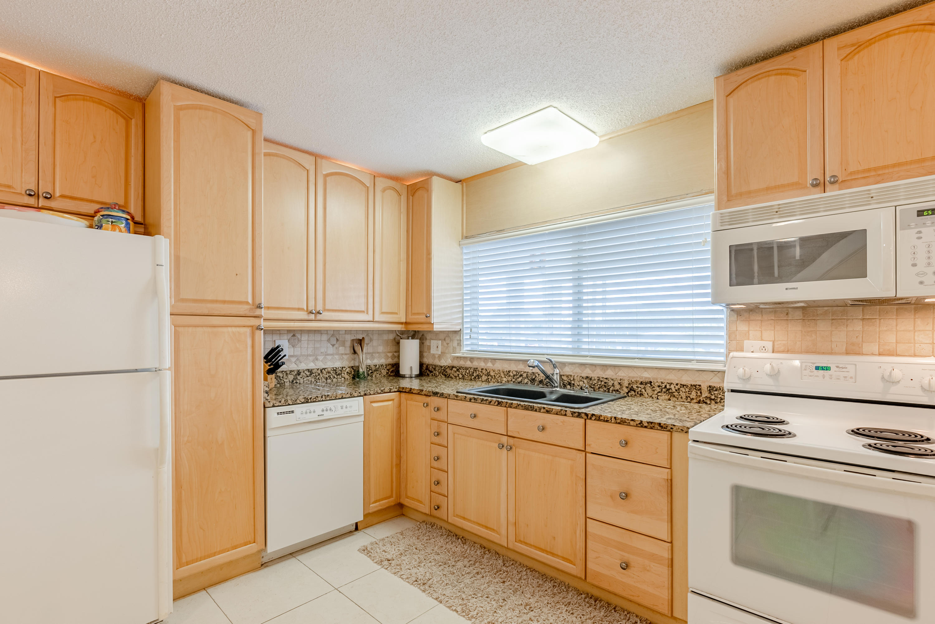 RIVIERA BEACH - Residential