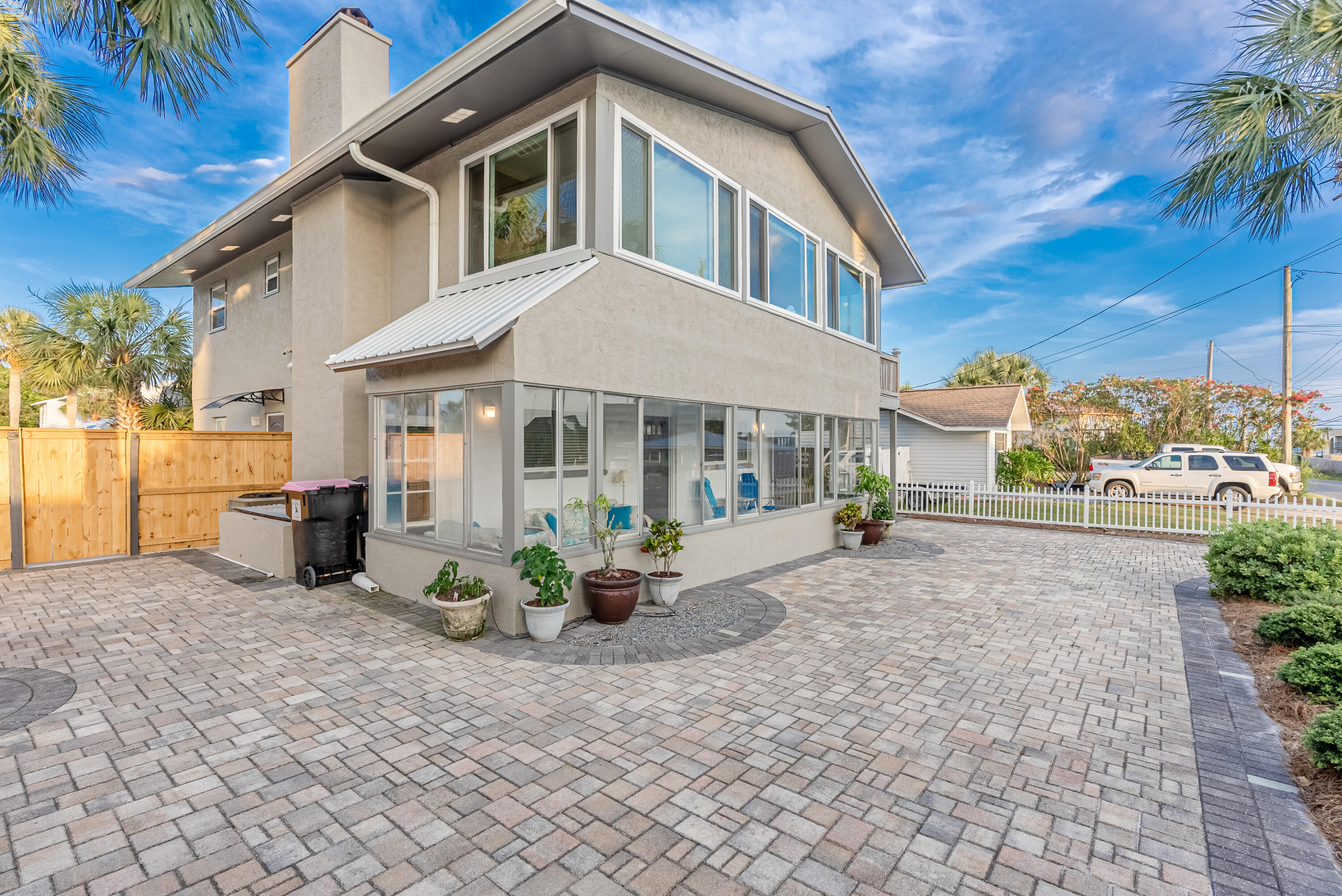 RIVIERA BEACH - Residential