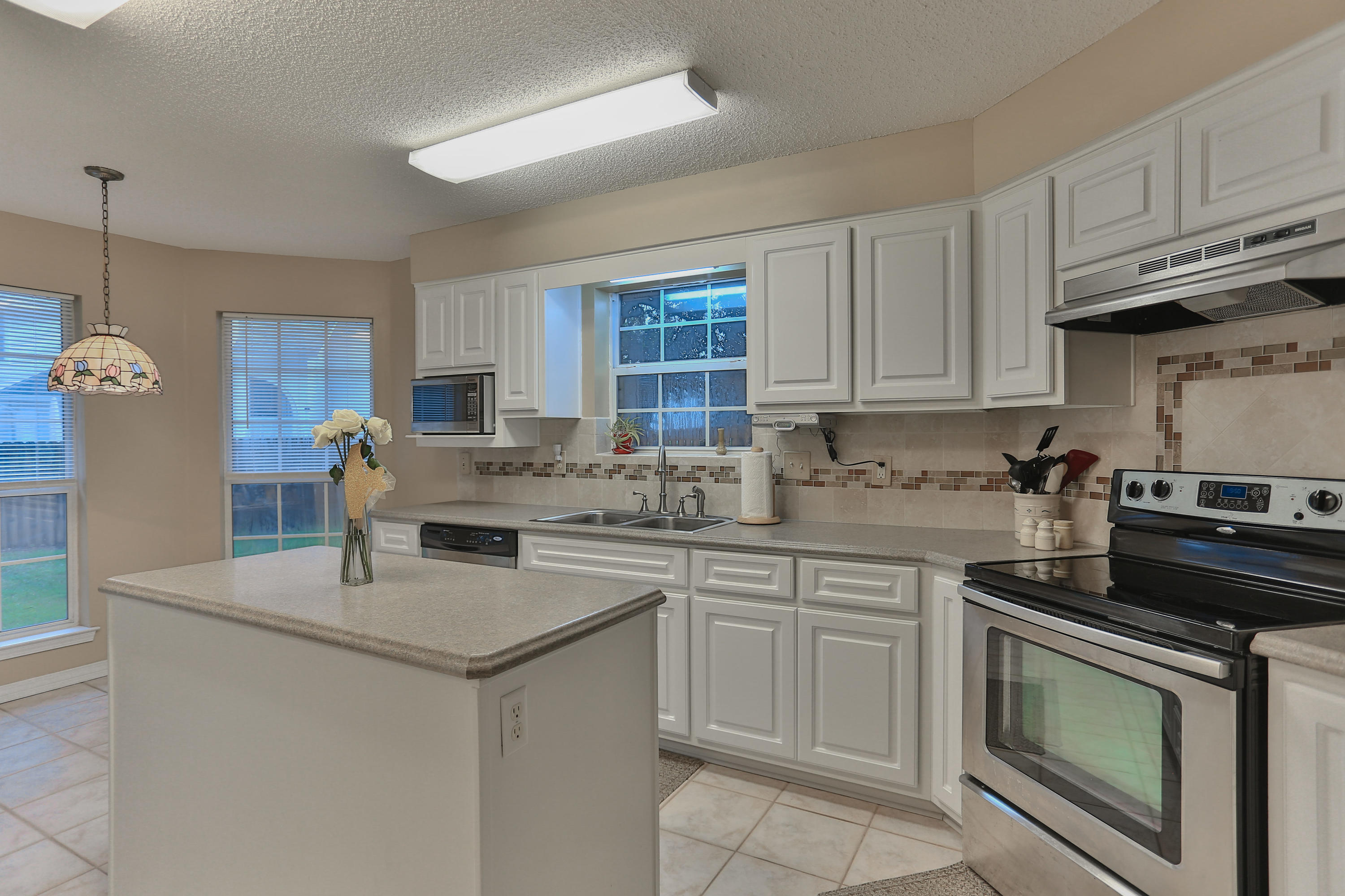 PARKWOOD ESTATES PH 2 BLUEWATER BAY - Residential
