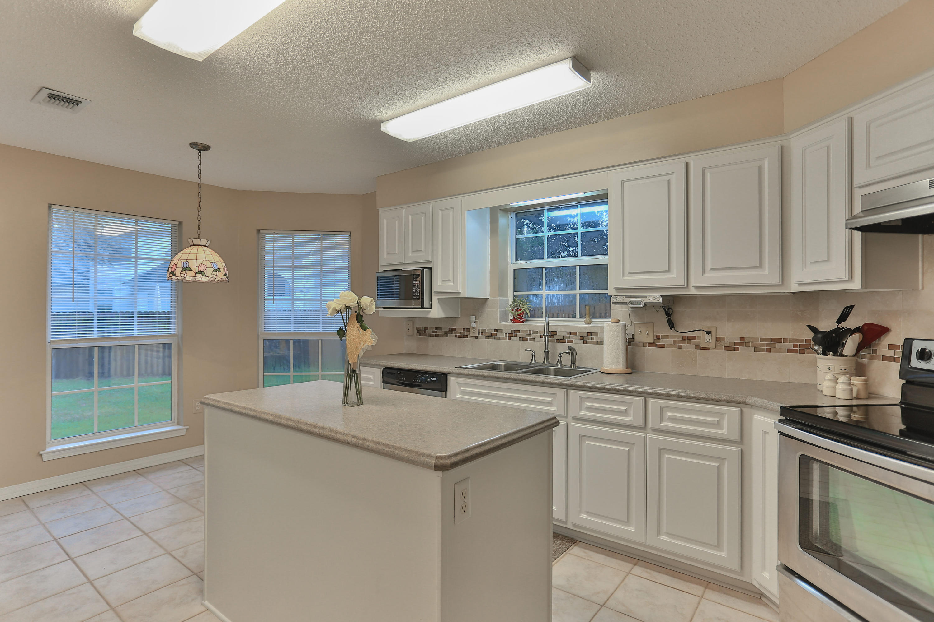 PARKWOOD ESTATES PH 2 BLUEWATER BAY - Residential