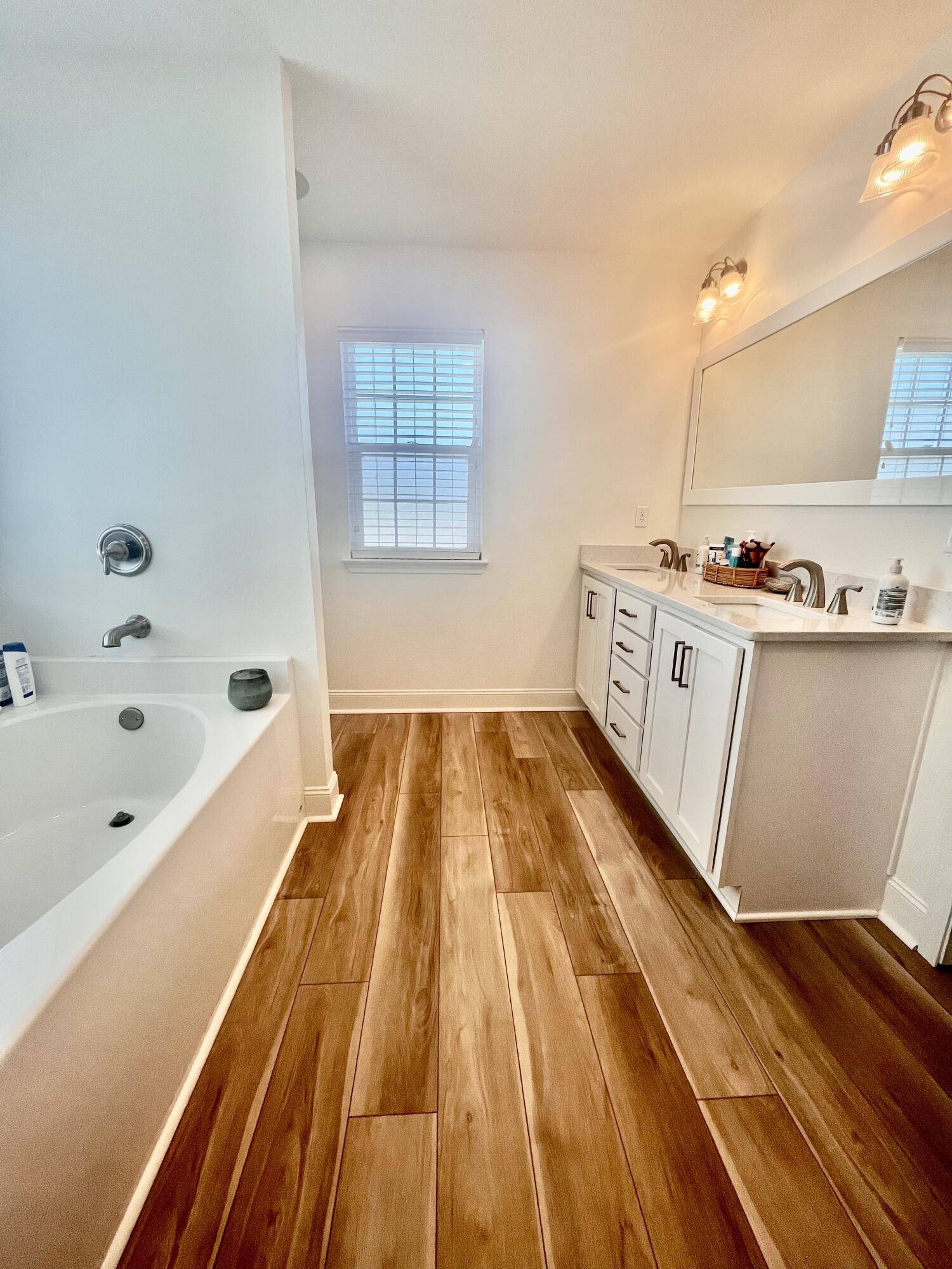 THOMPSON WOODS - Residential