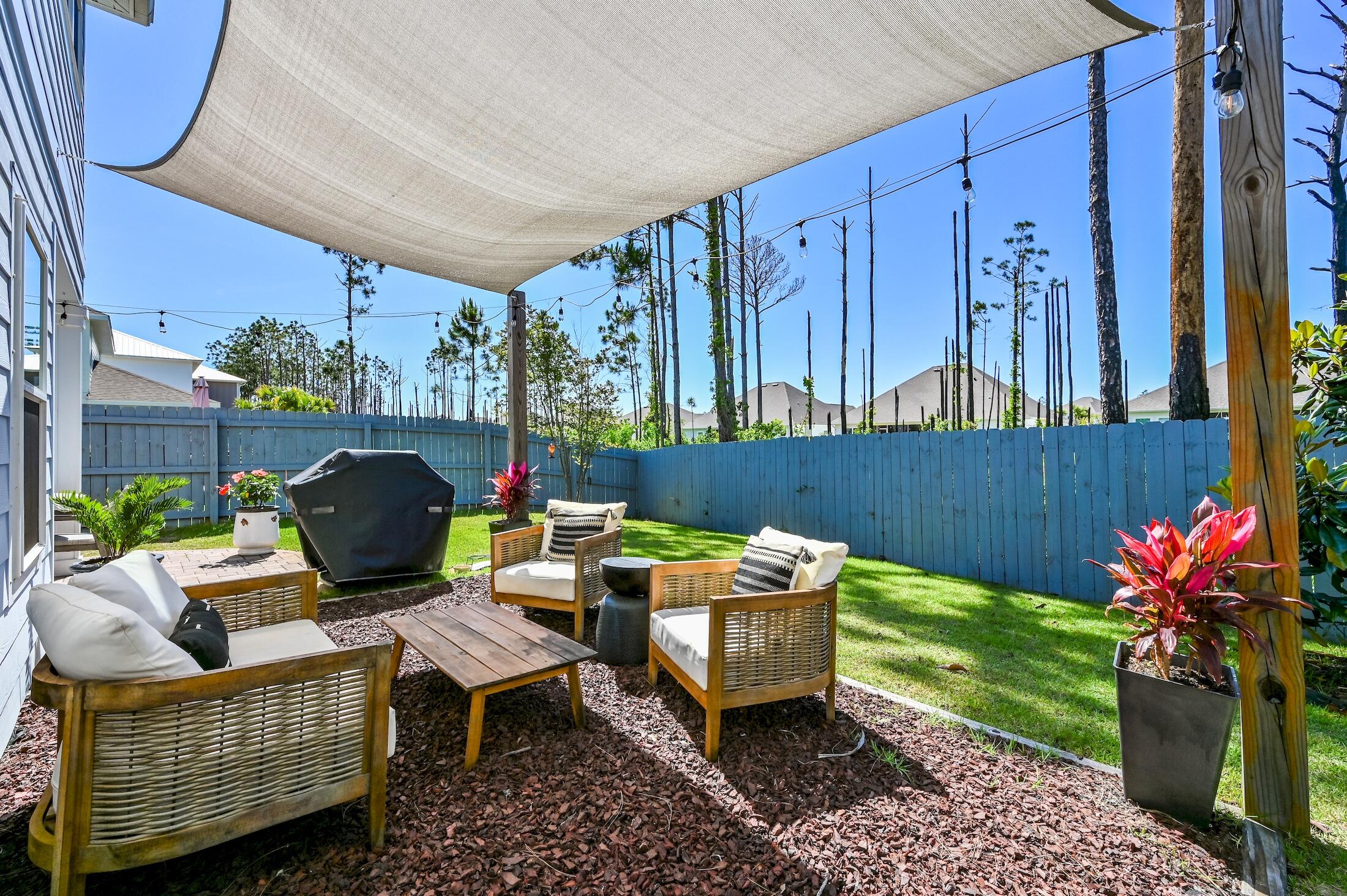 THOMPSON WOODS - Residential