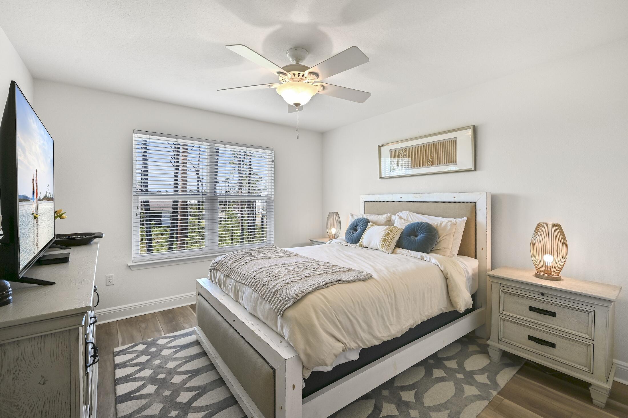 THOMPSON WOODS - Residential