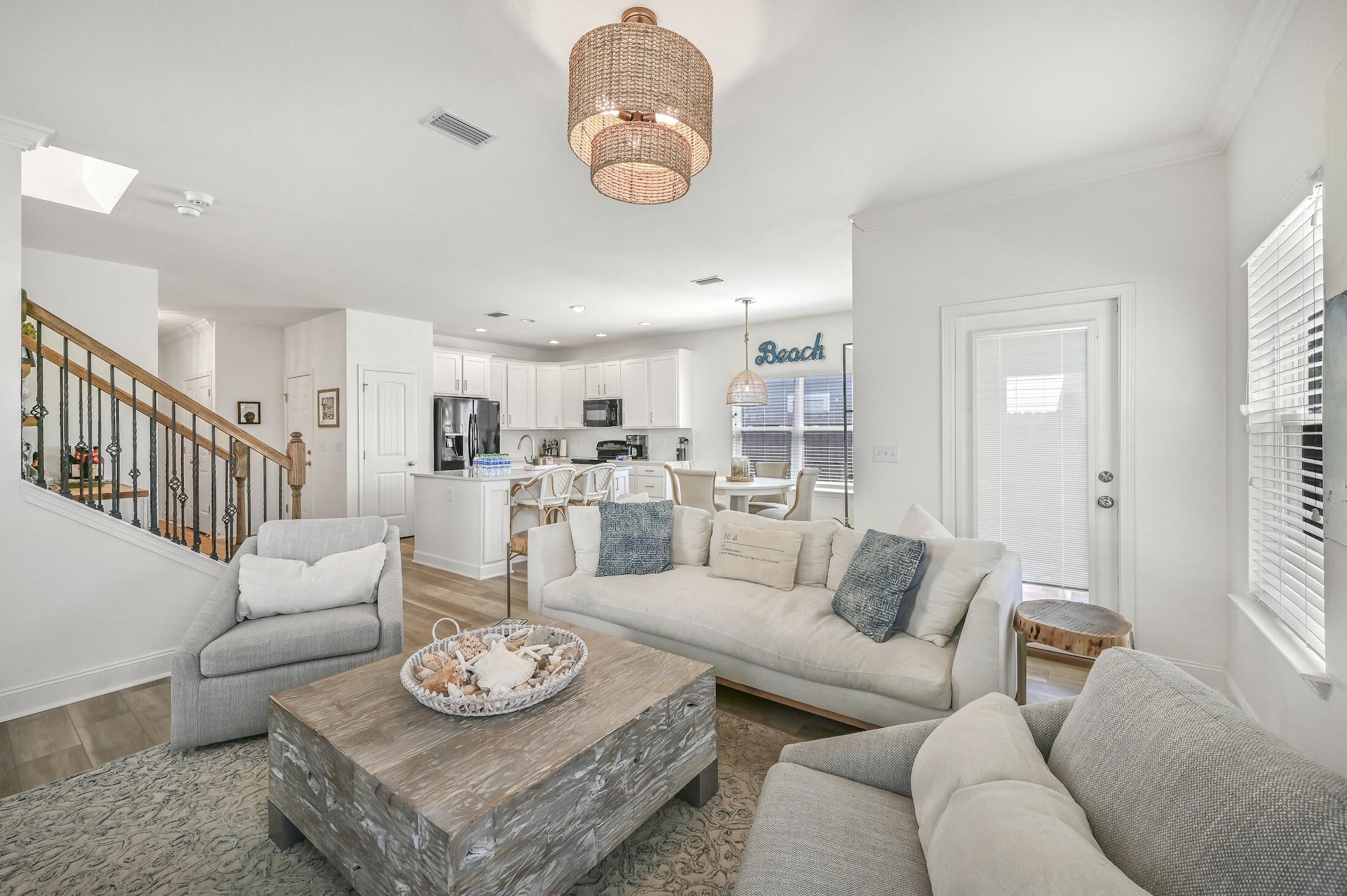 THOMPSON WOODS - Residential