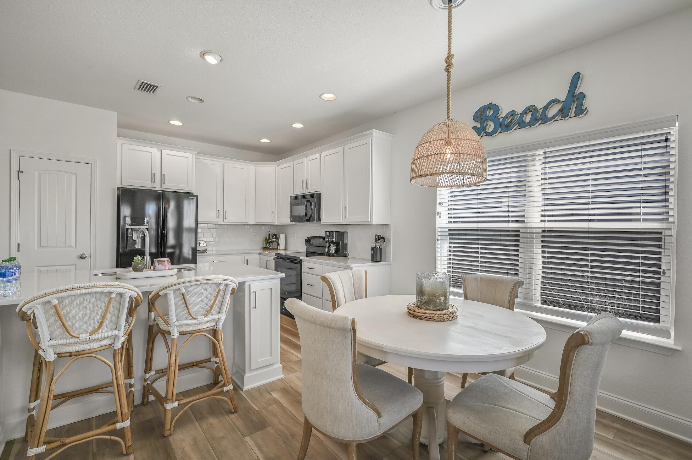 THOMPSON WOODS - Residential