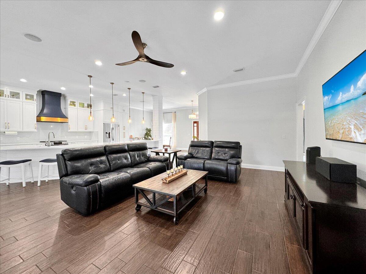 BISCAYNE POINTE - Residential