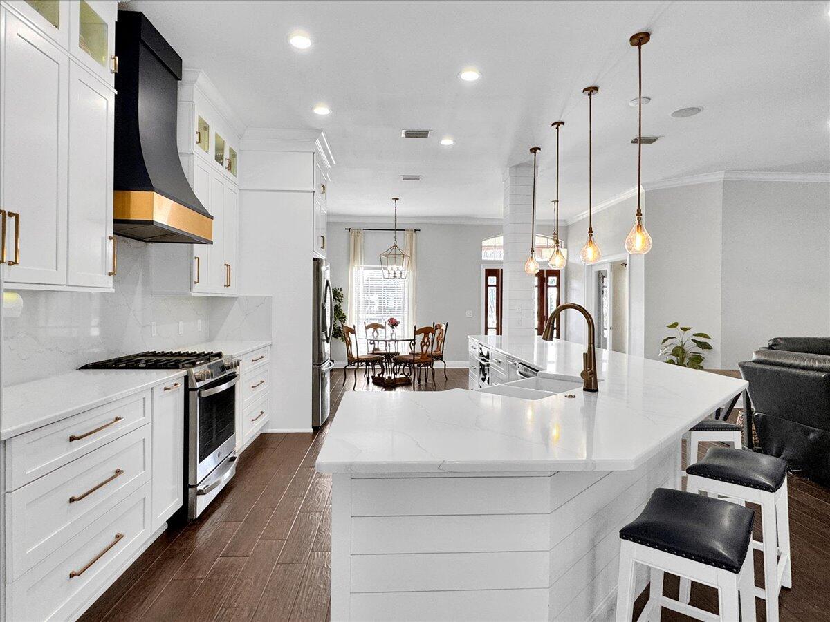 BISCAYNE POINTE - Residential