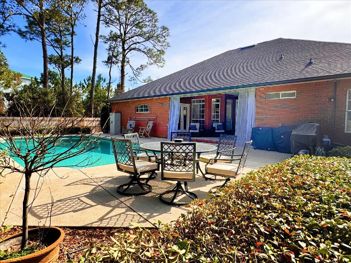 BISCAYNE POINTE - Residential