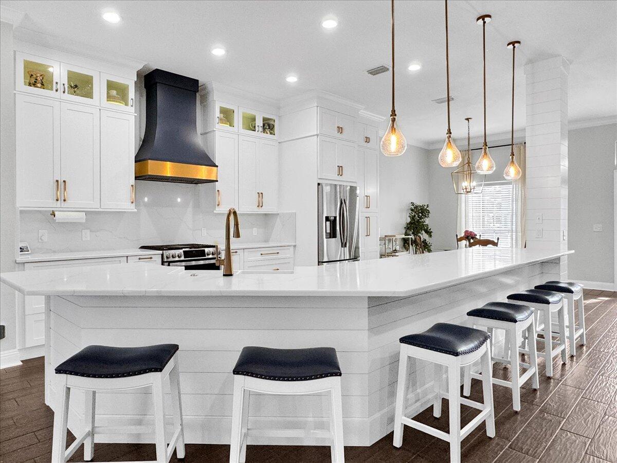 BISCAYNE POINTE - Residential