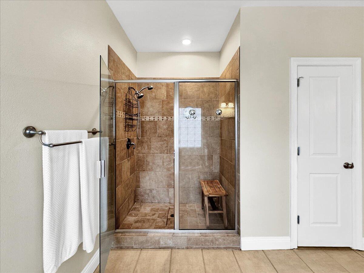 BISCAYNE POINTE - Residential