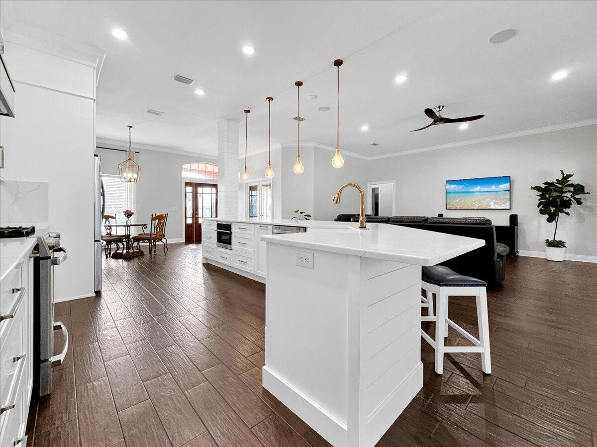 BISCAYNE POINTE - Residential