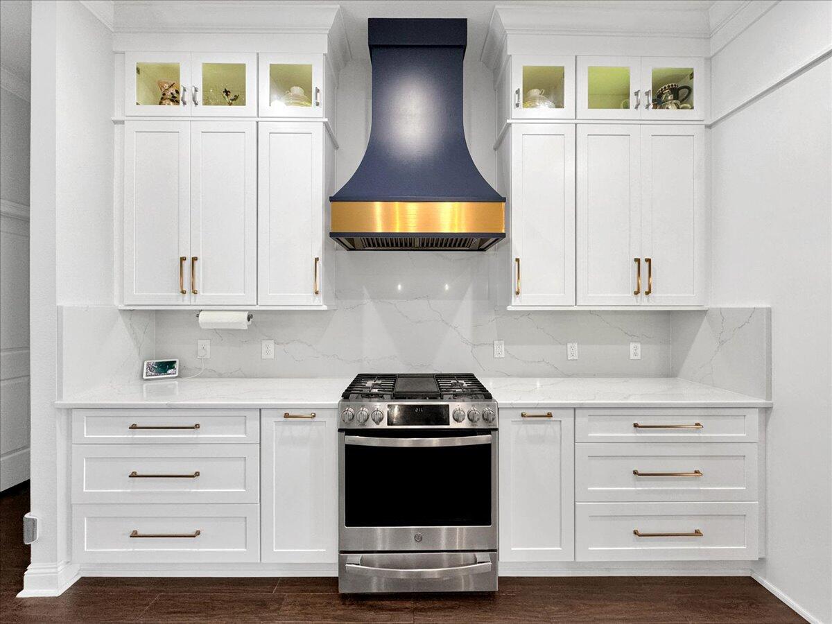 BISCAYNE POINTE - Residential