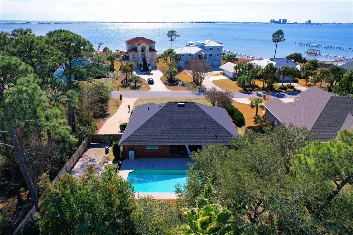 BISCAYNE POINTE - Residential