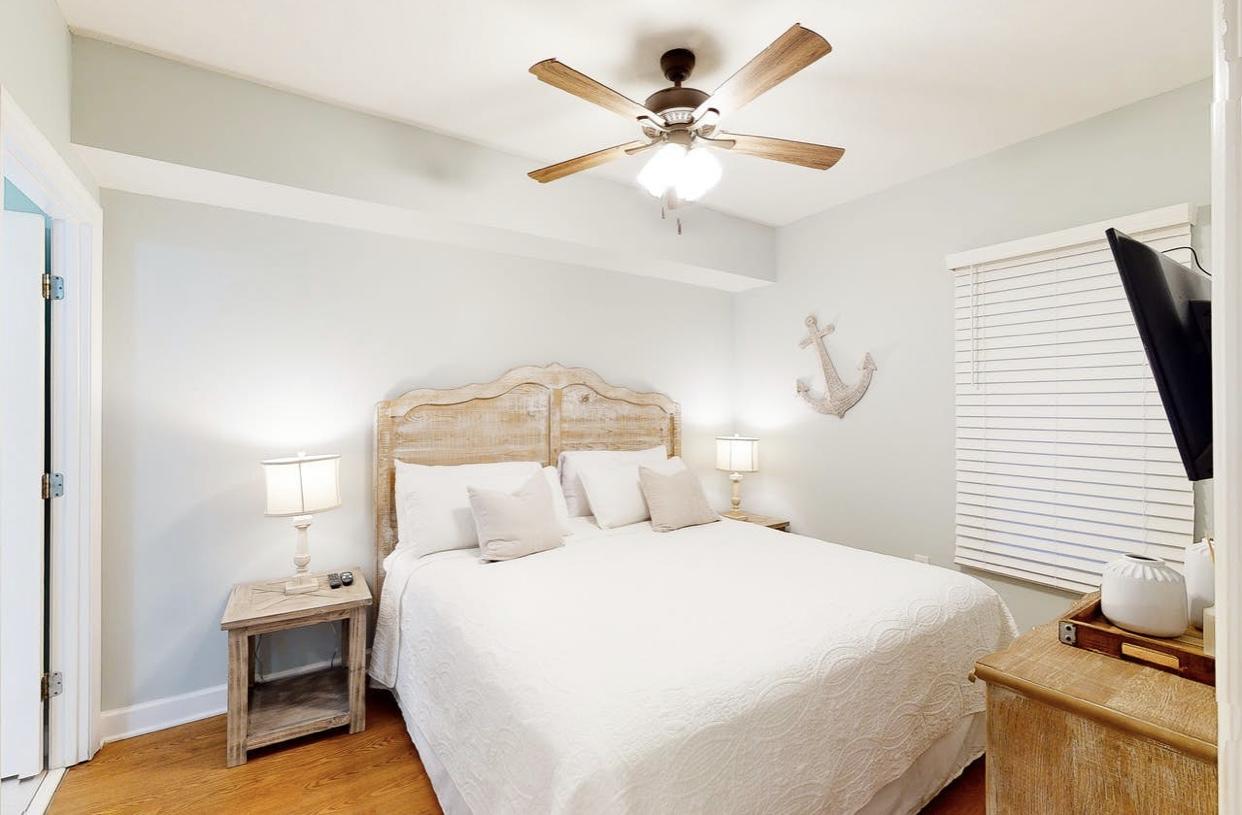 STERLING SHORES - Residential