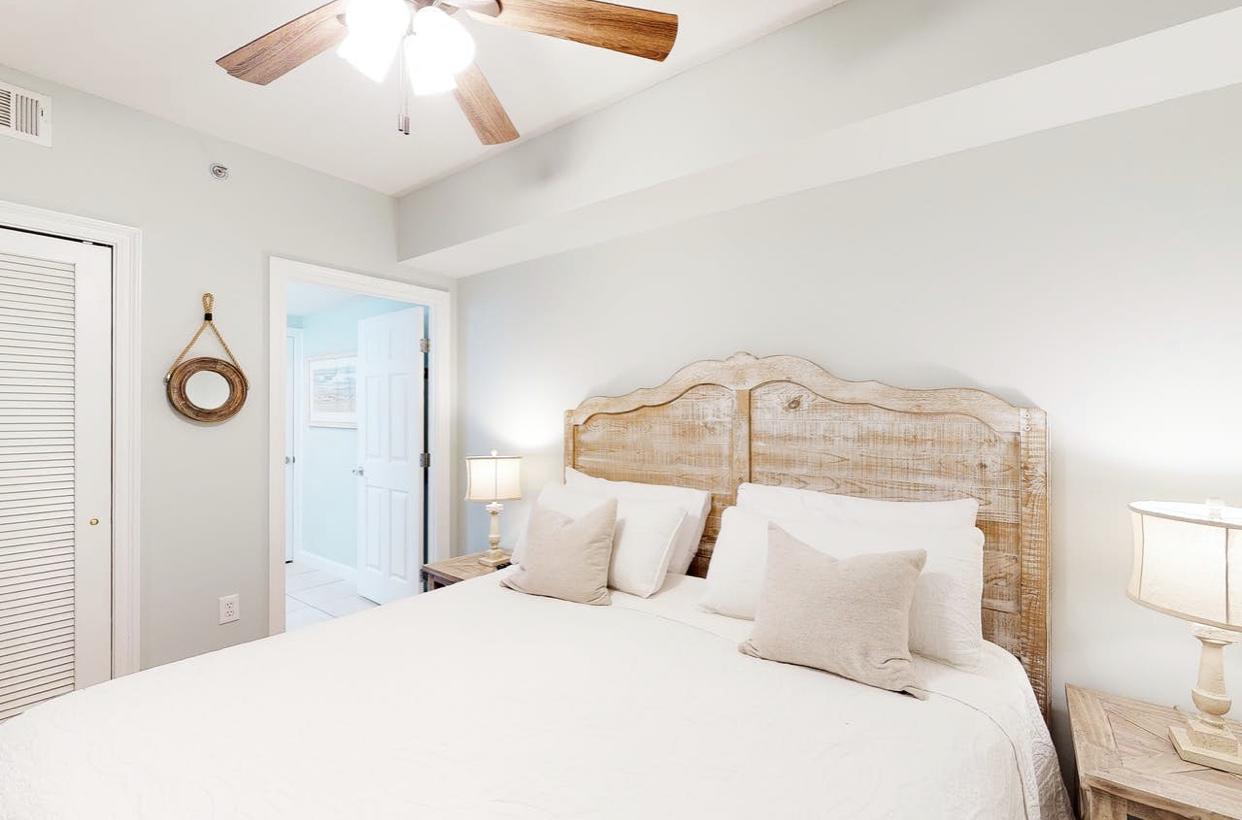 STERLING SHORES - Residential