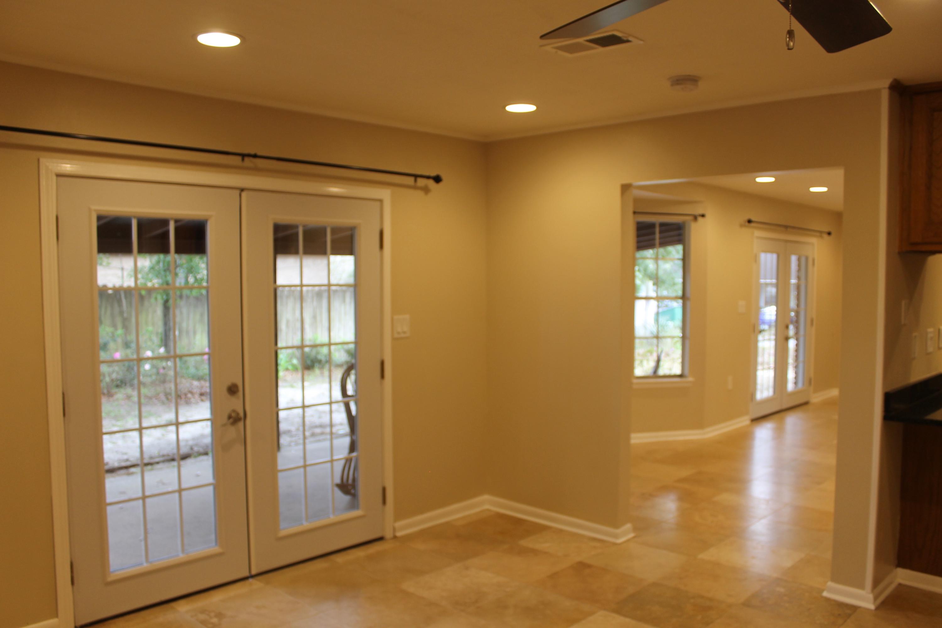 VALPARAISO PINECREST 6 - Residential Lease