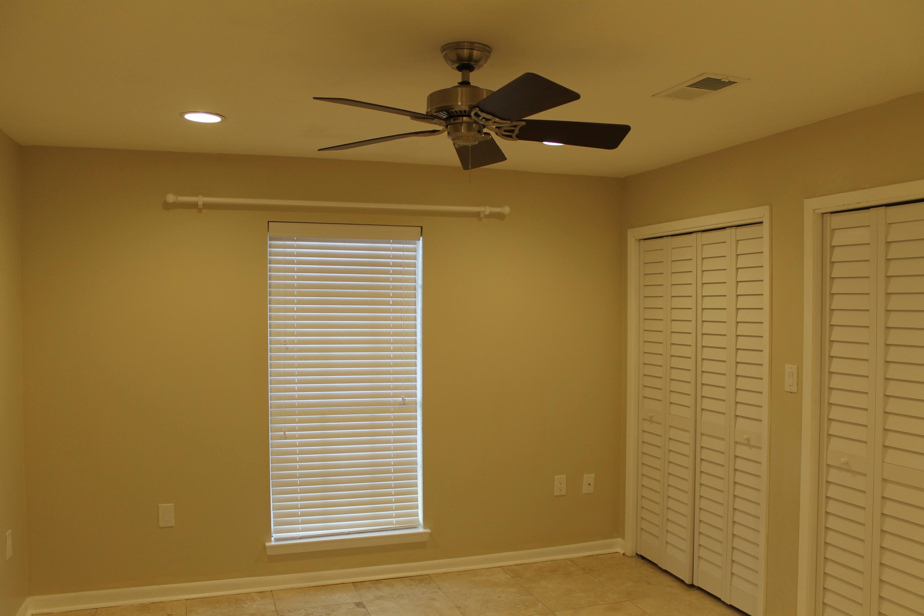 VALPARAISO PINECREST 6 - Residential Lease