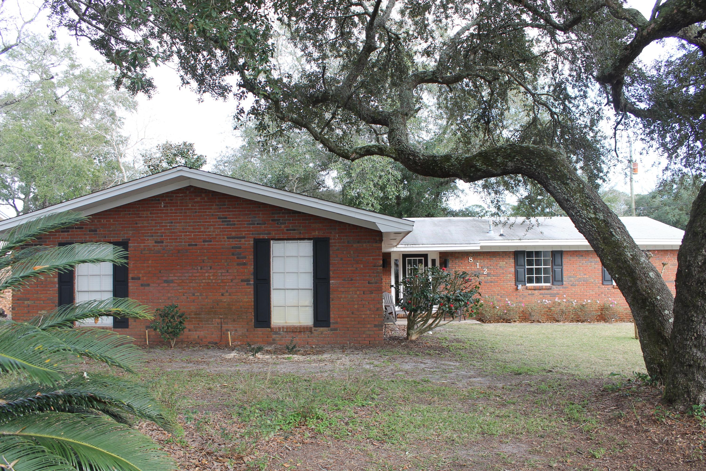 VALPARAISO PINECREST 6 - Residential Lease