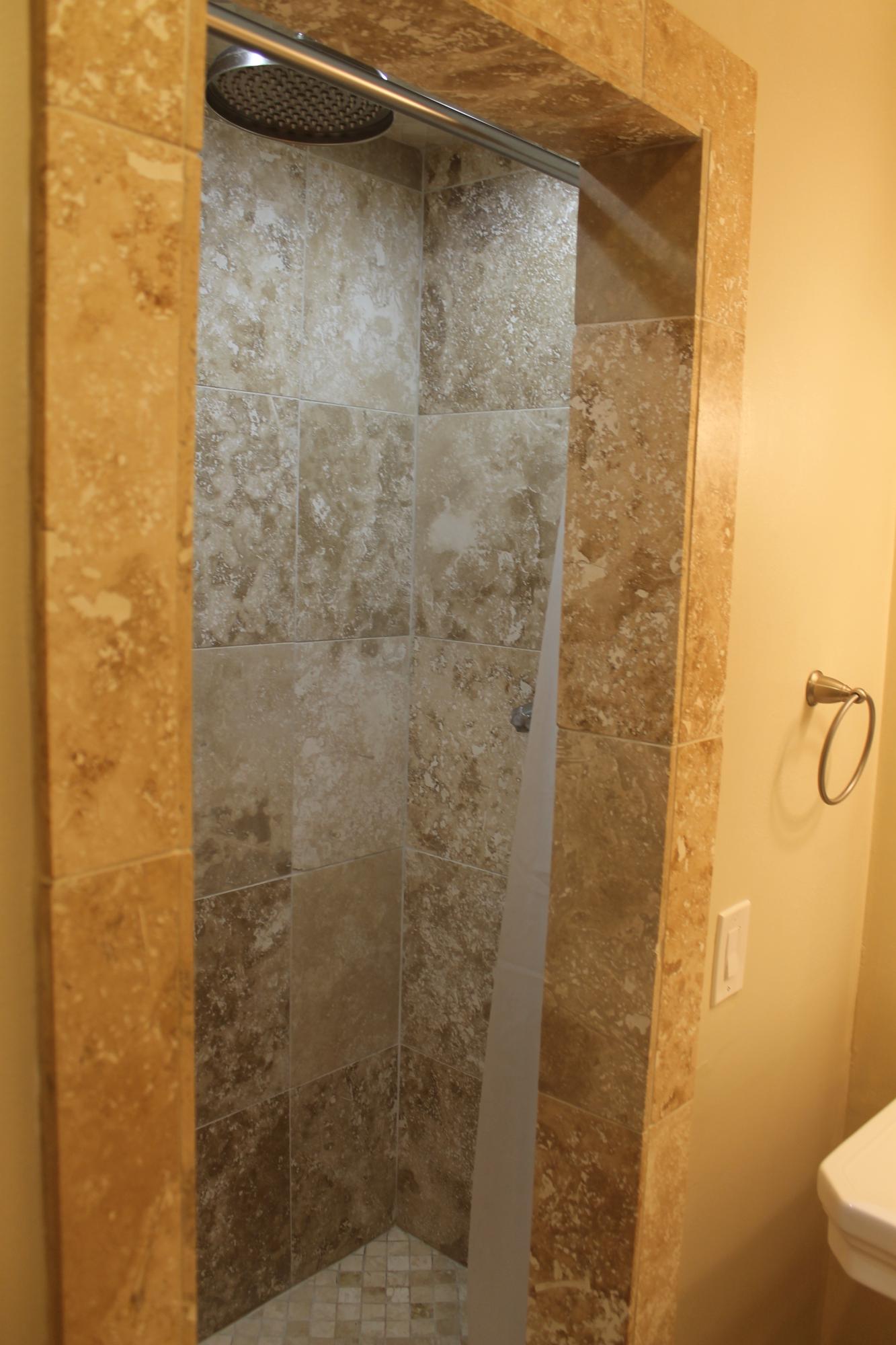 VALPARAISO PINECREST 6 - Residential Lease