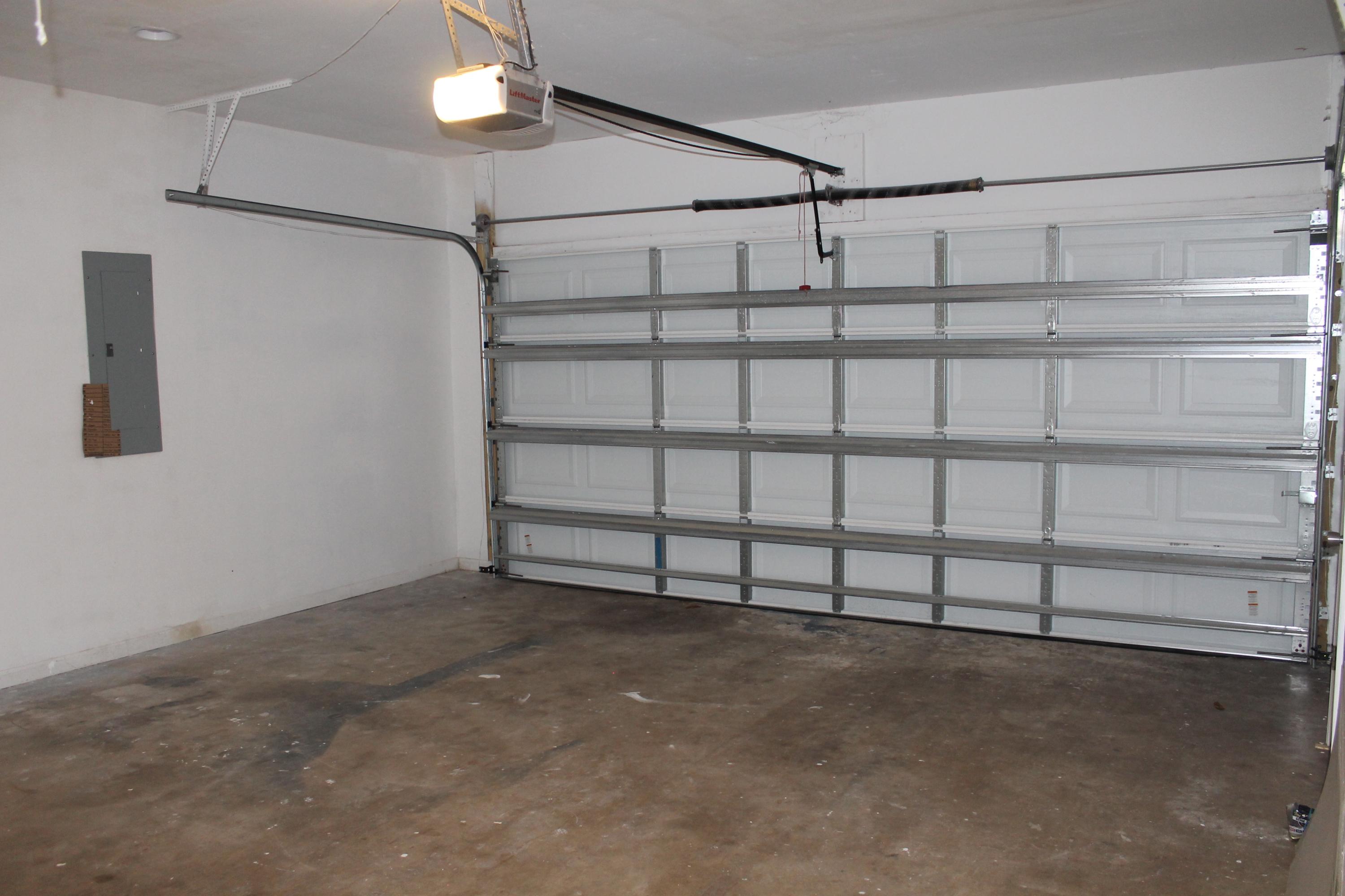 VALPARAISO PINECREST 6 - Residential Lease