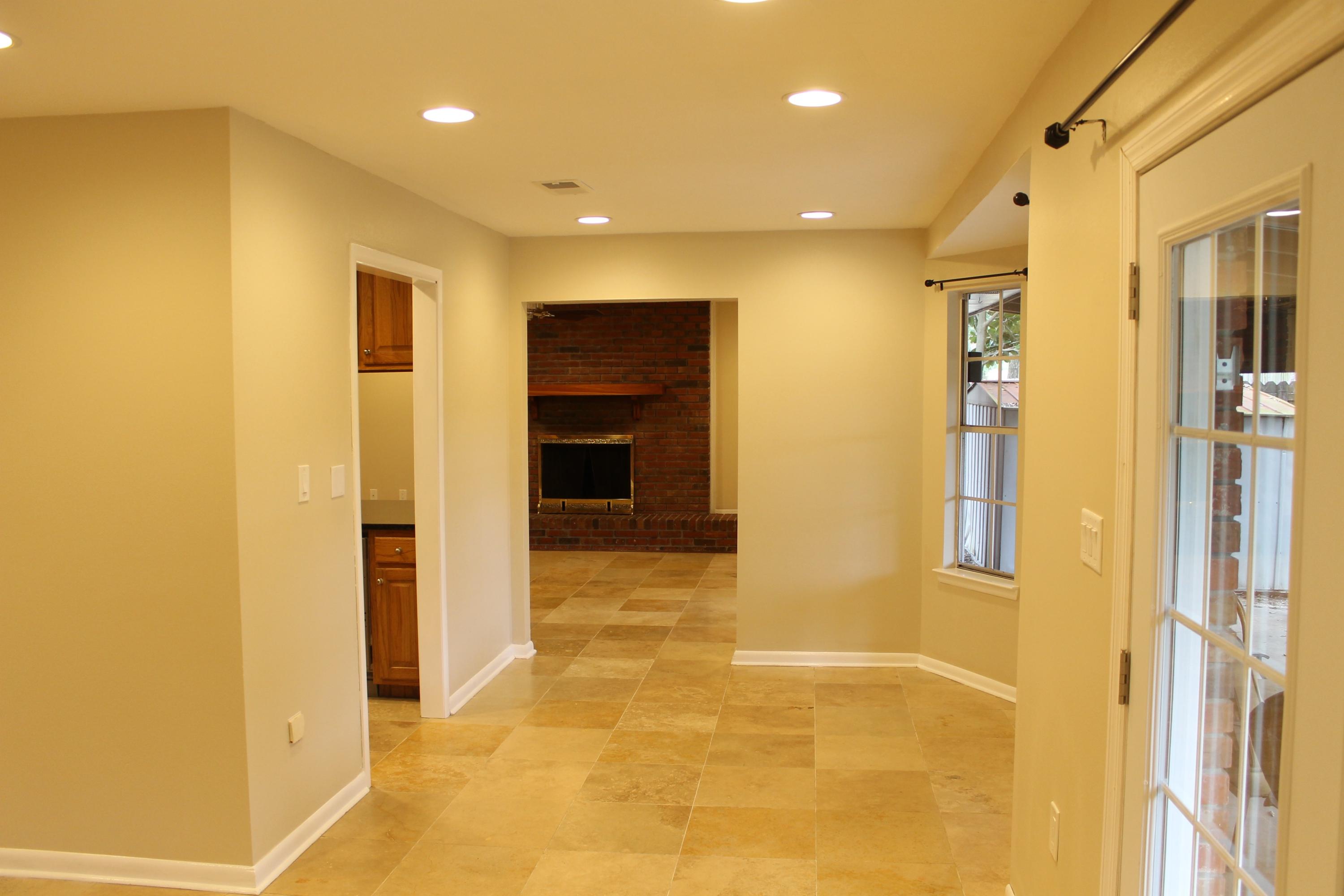 VALPARAISO PINECREST 6 - Residential Lease