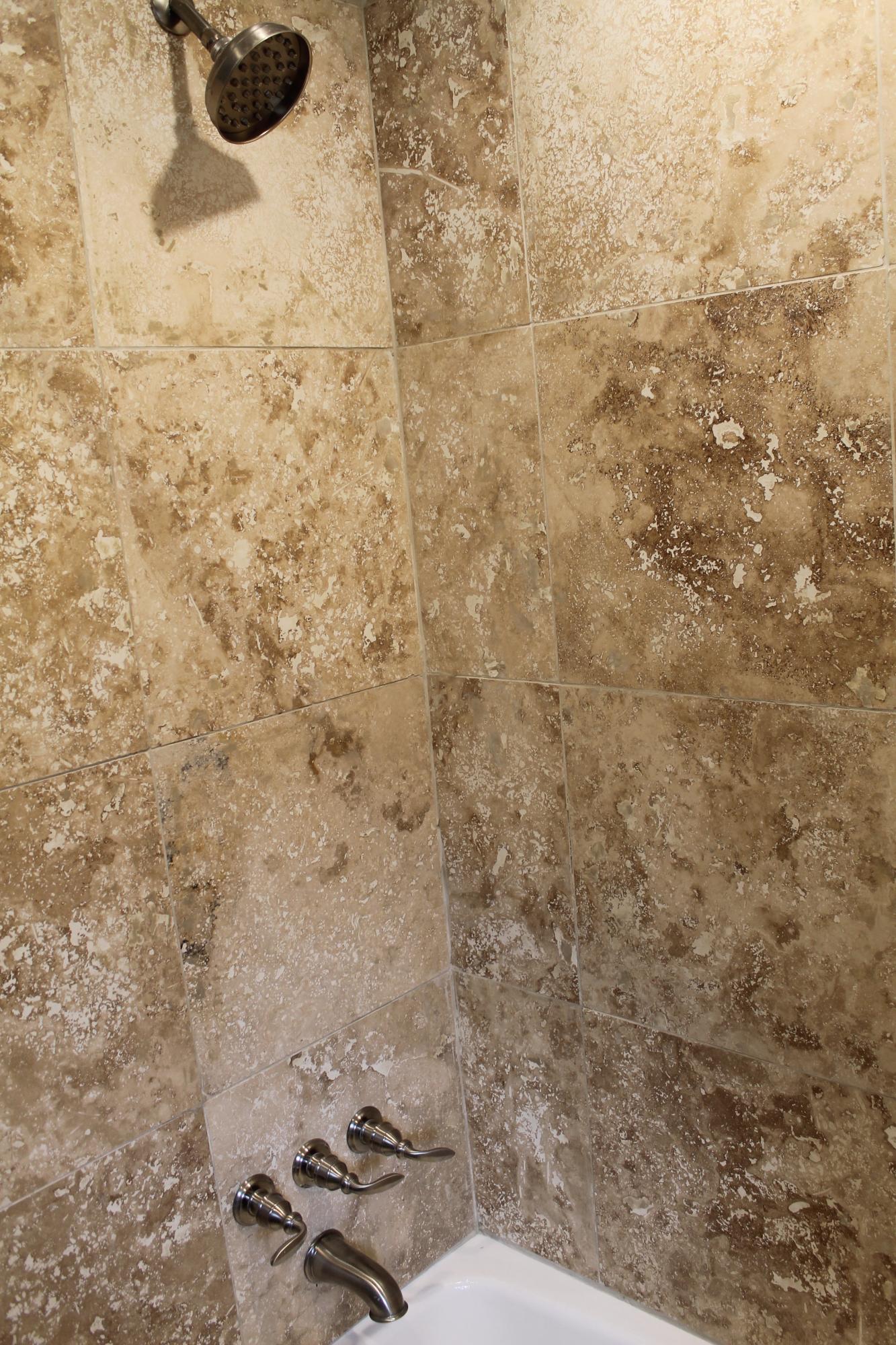 VALPARAISO PINECREST 6 - Residential Lease