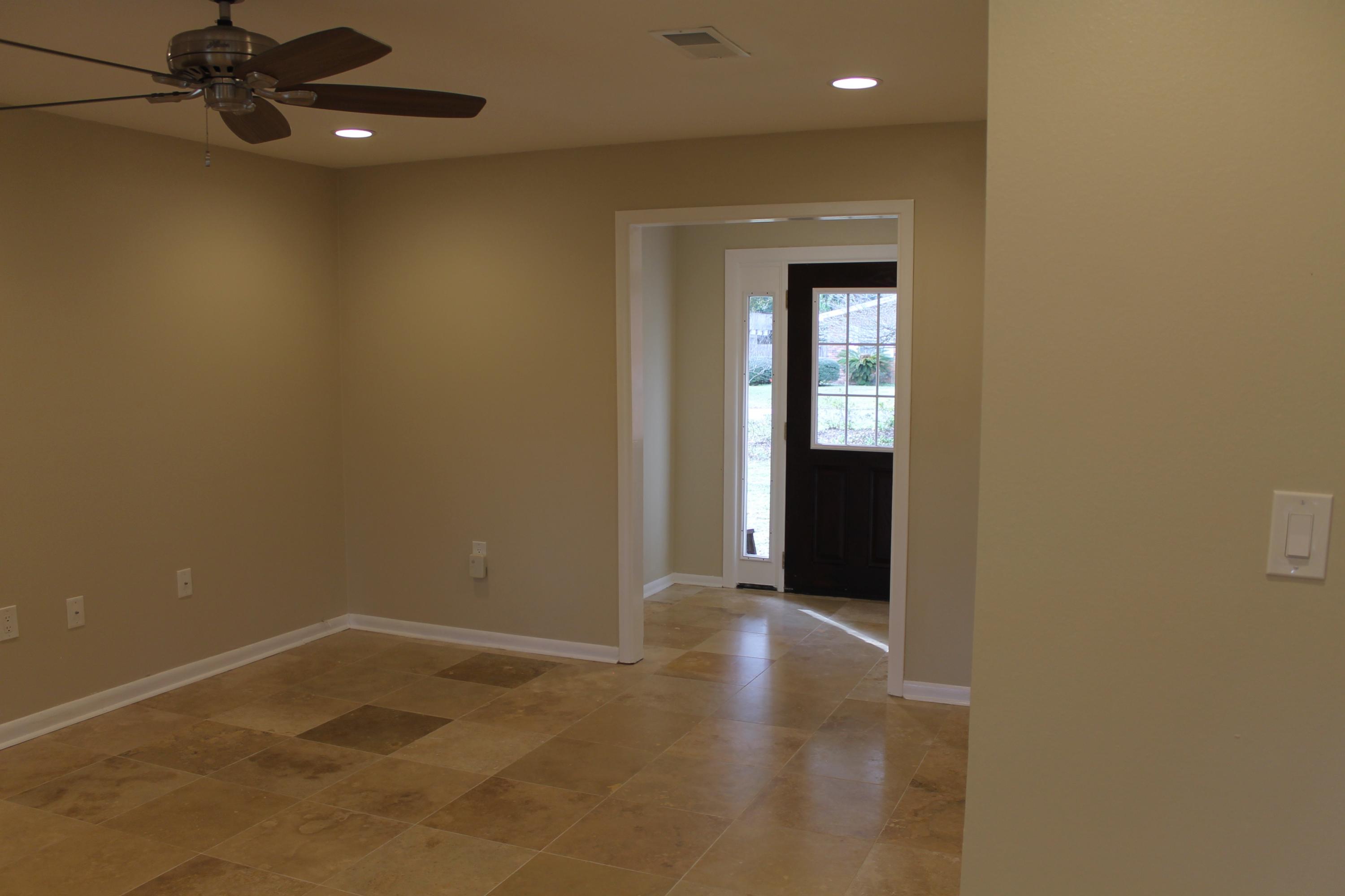 VALPARAISO PINECREST 6 - Residential Lease