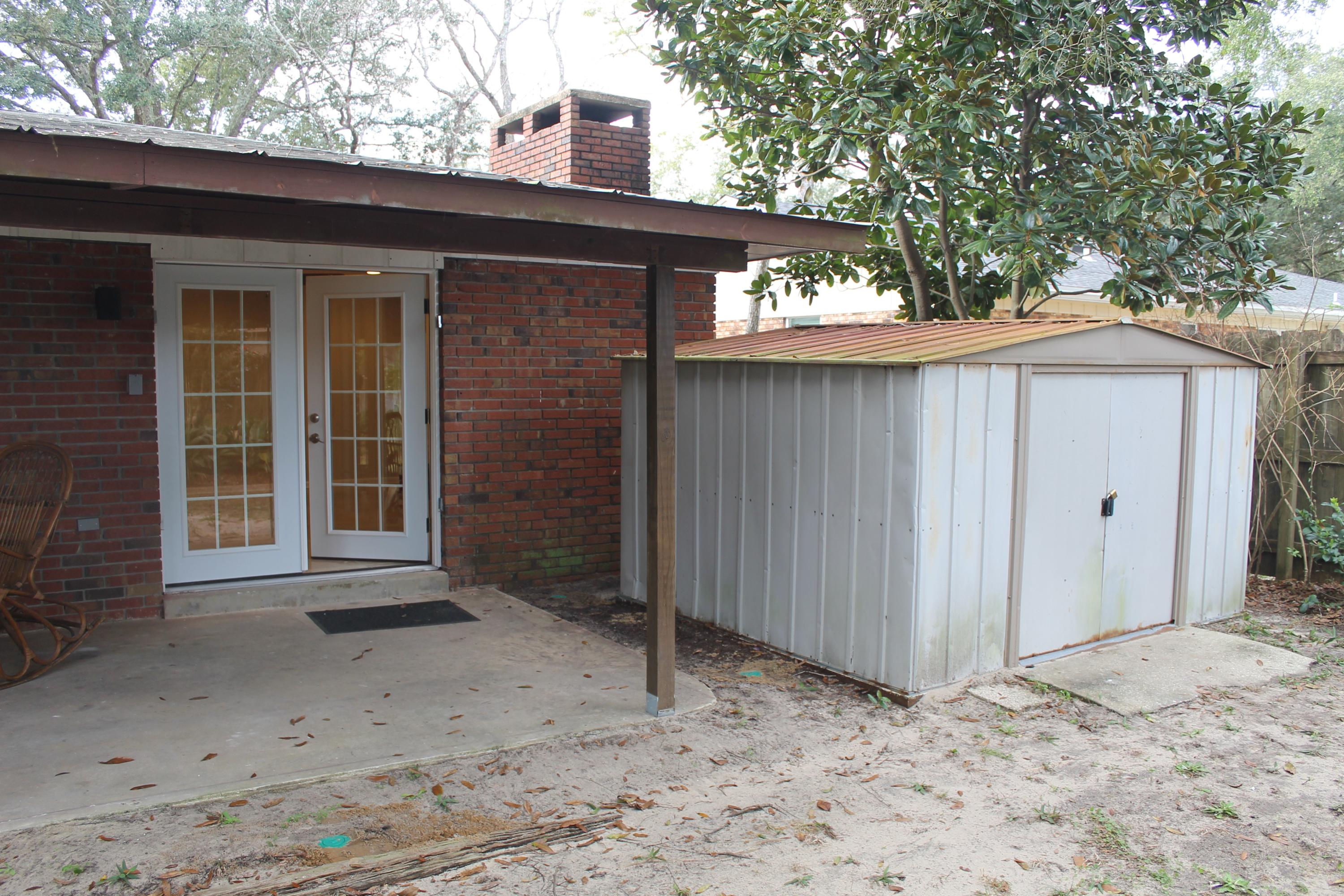 VALPARAISO PINECREST 6 - Residential Lease