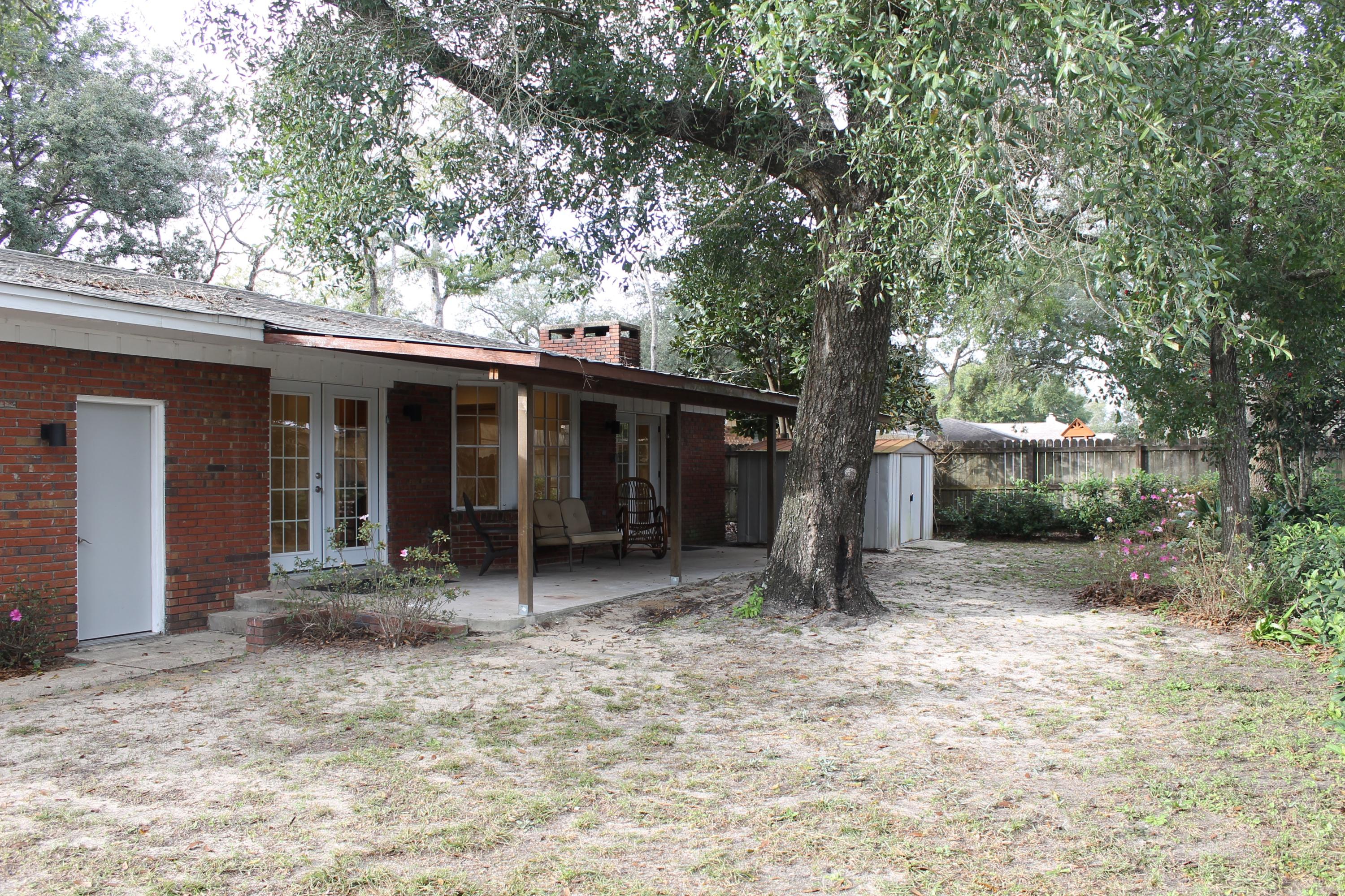 VALPARAISO PINECREST 6 - Residential Lease