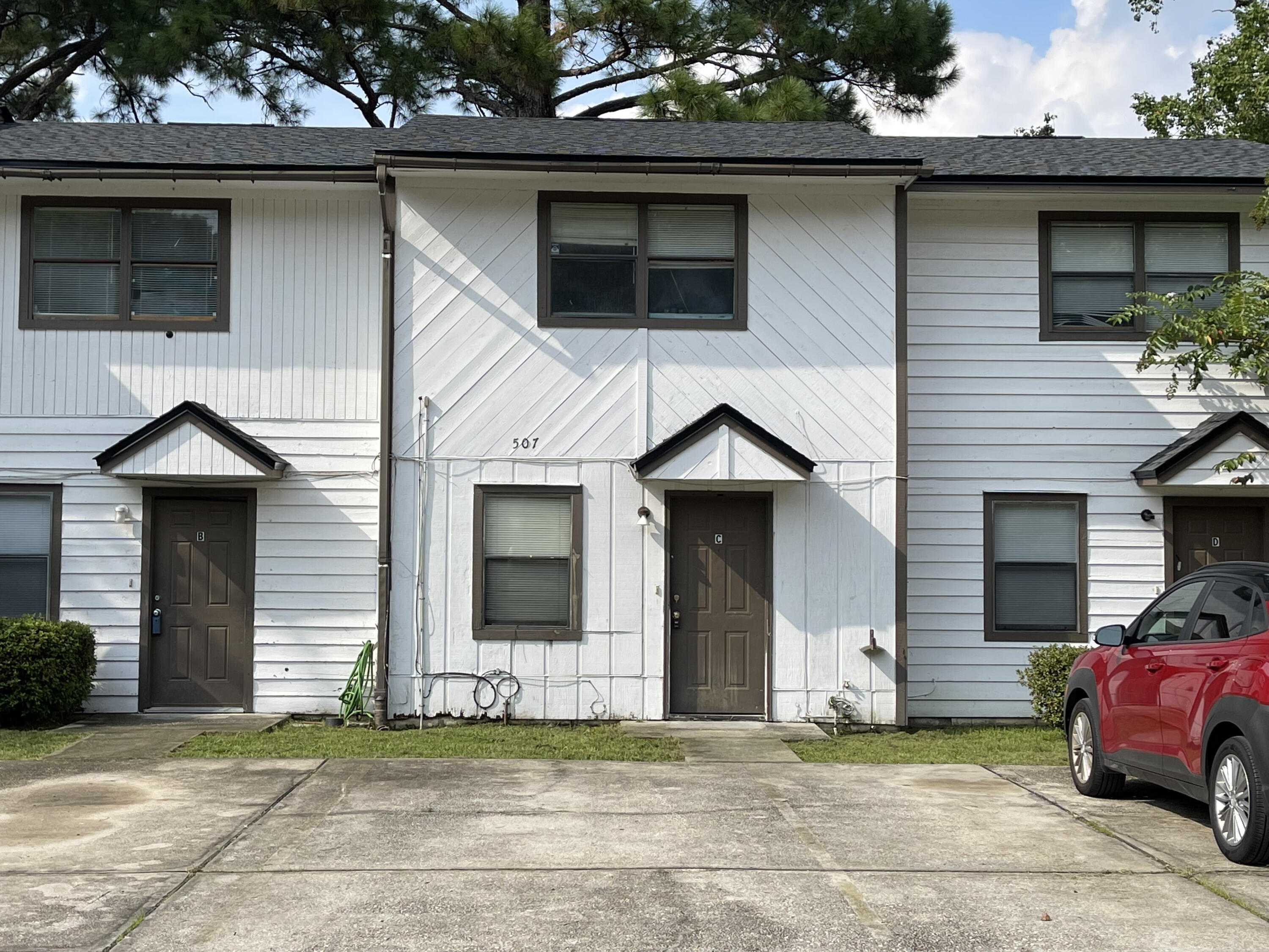 LEESA JENNIFER ACRES - Residential