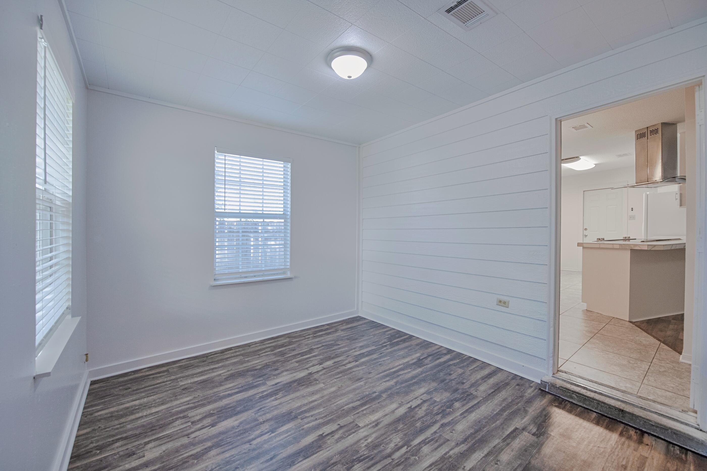 SUMMER TREE LOT 14 - Residential Lease