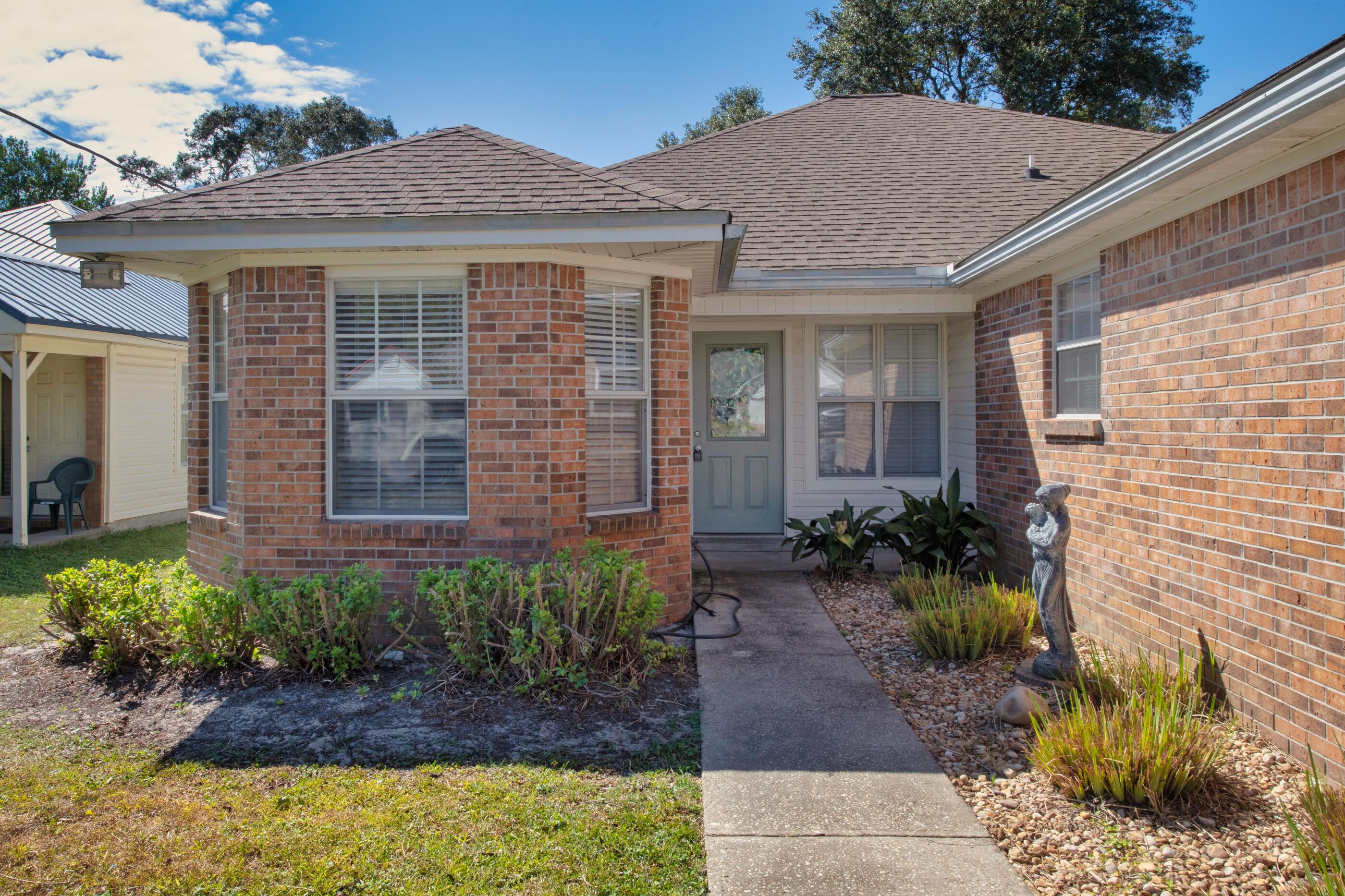 SUMMER TREE LOT 14 - Residential Lease