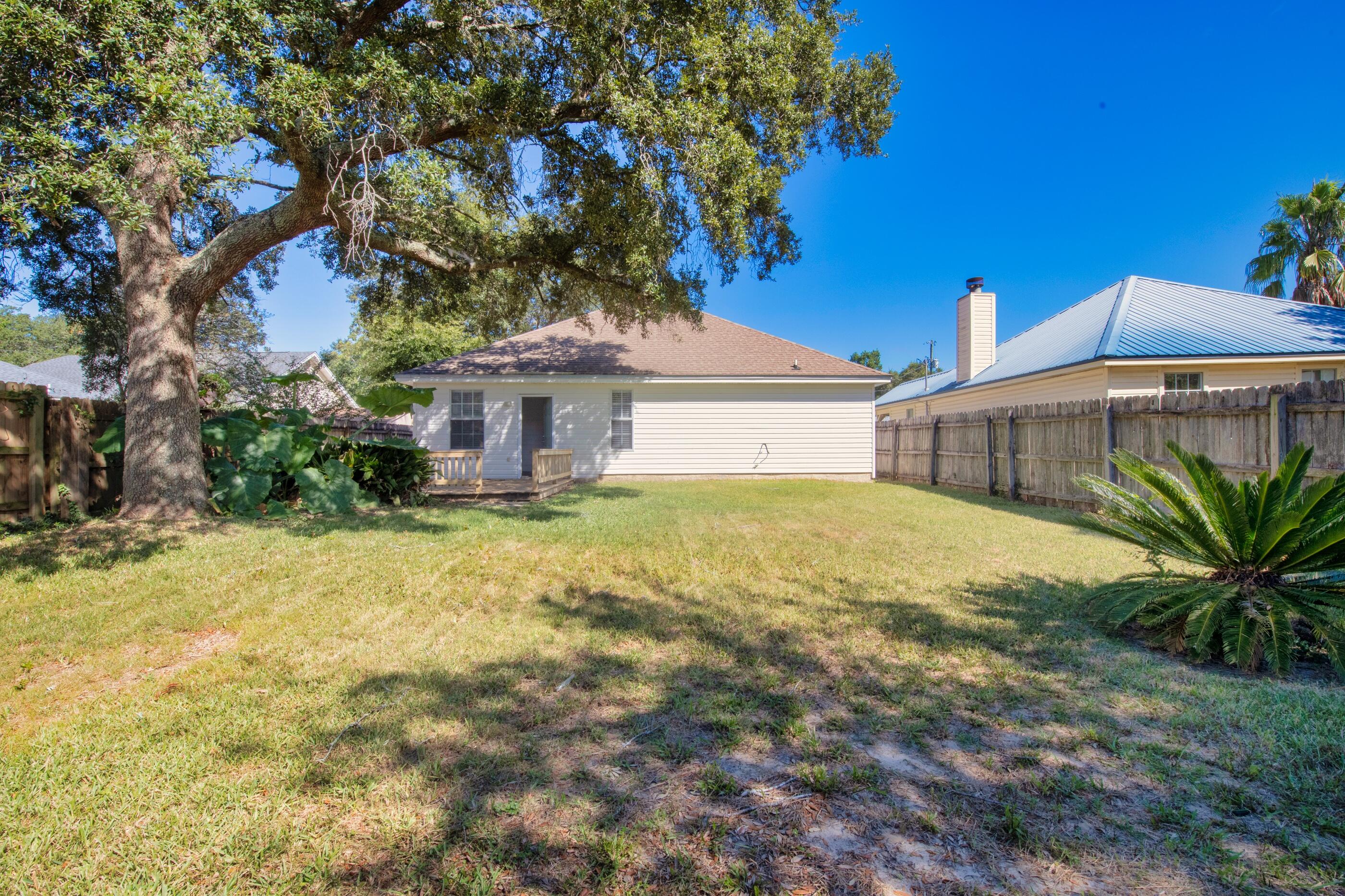 SUMMER TREE LOT 14 - Residential Lease