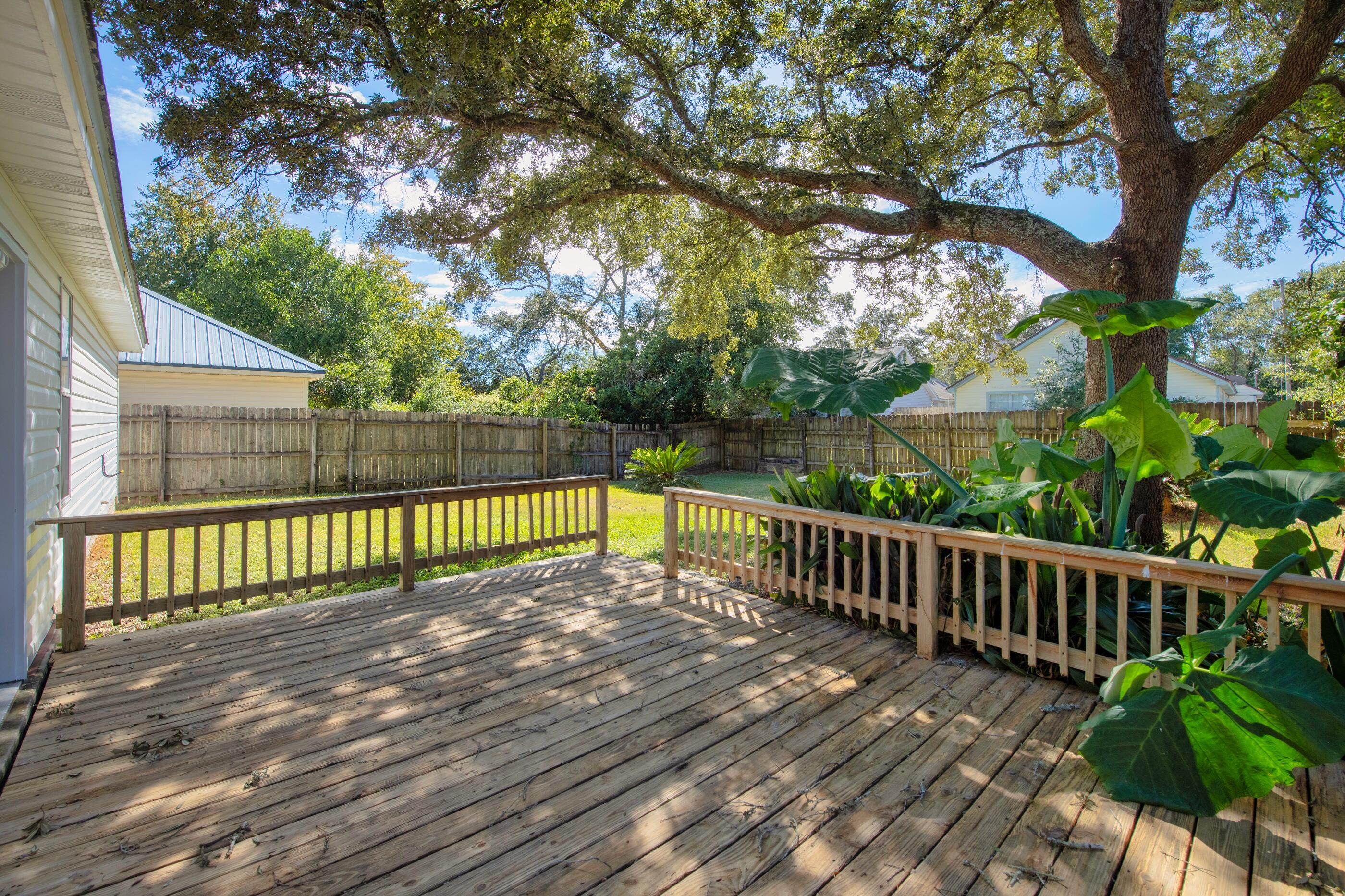 SUMMER TREE LOT 14 - Residential Lease