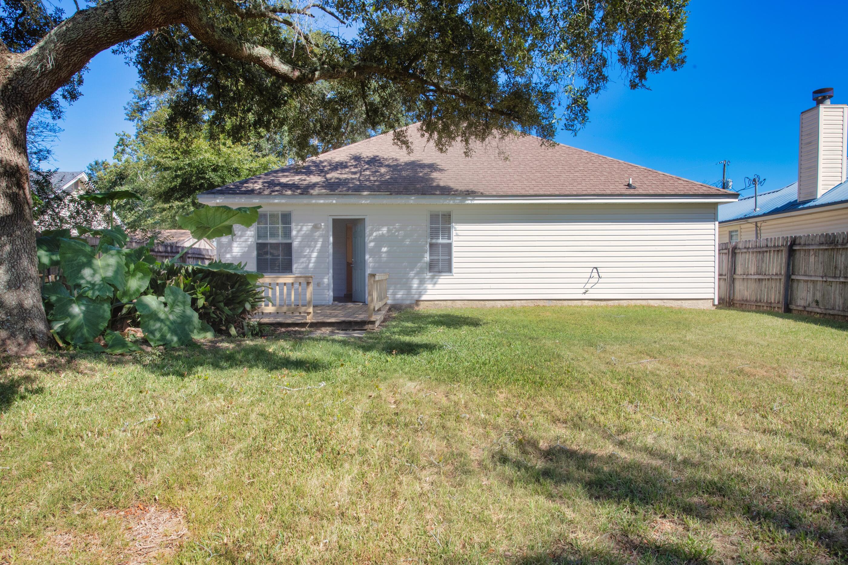 SUMMER TREE LOT 14 - Residential Lease