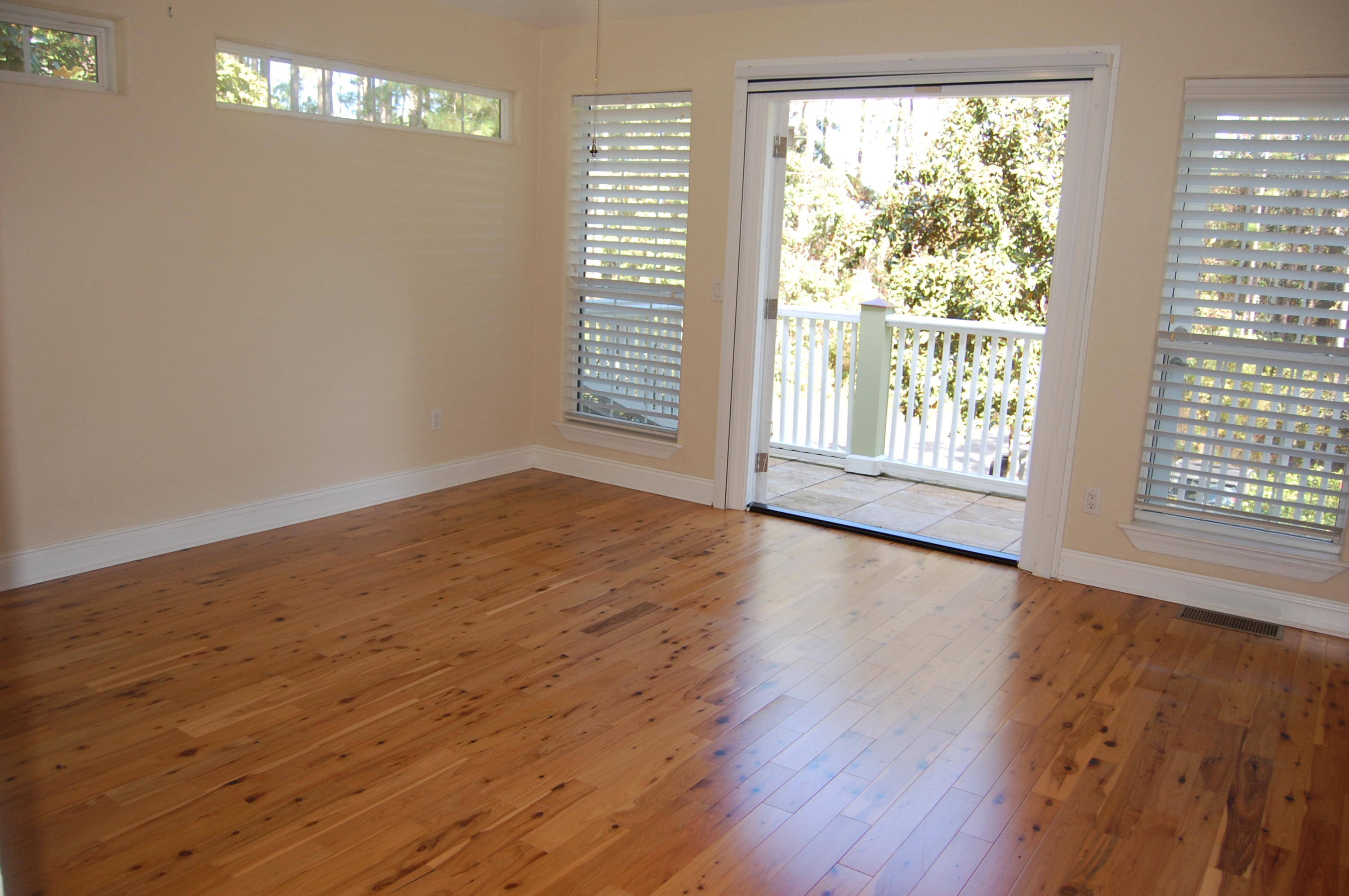 MAGNOLIA BEACH - Residential