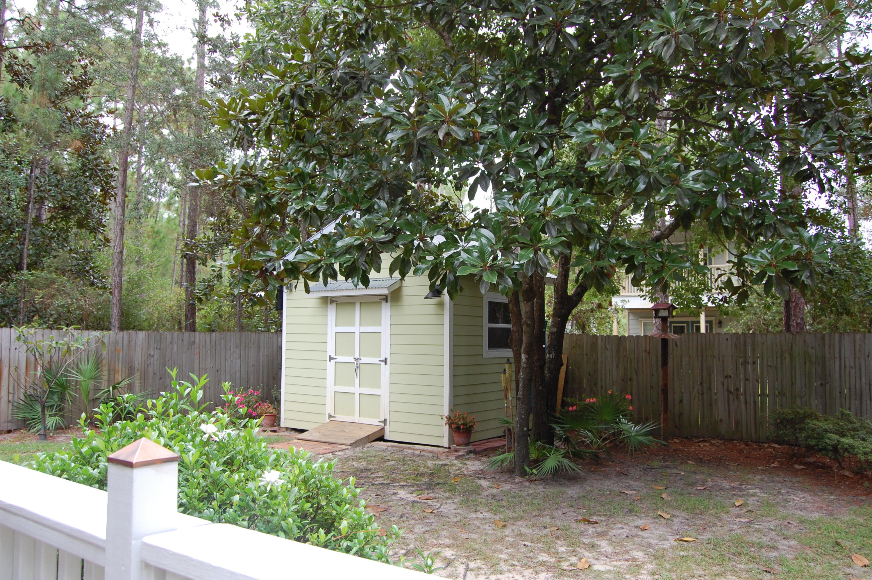 MAGNOLIA BEACH - Residential