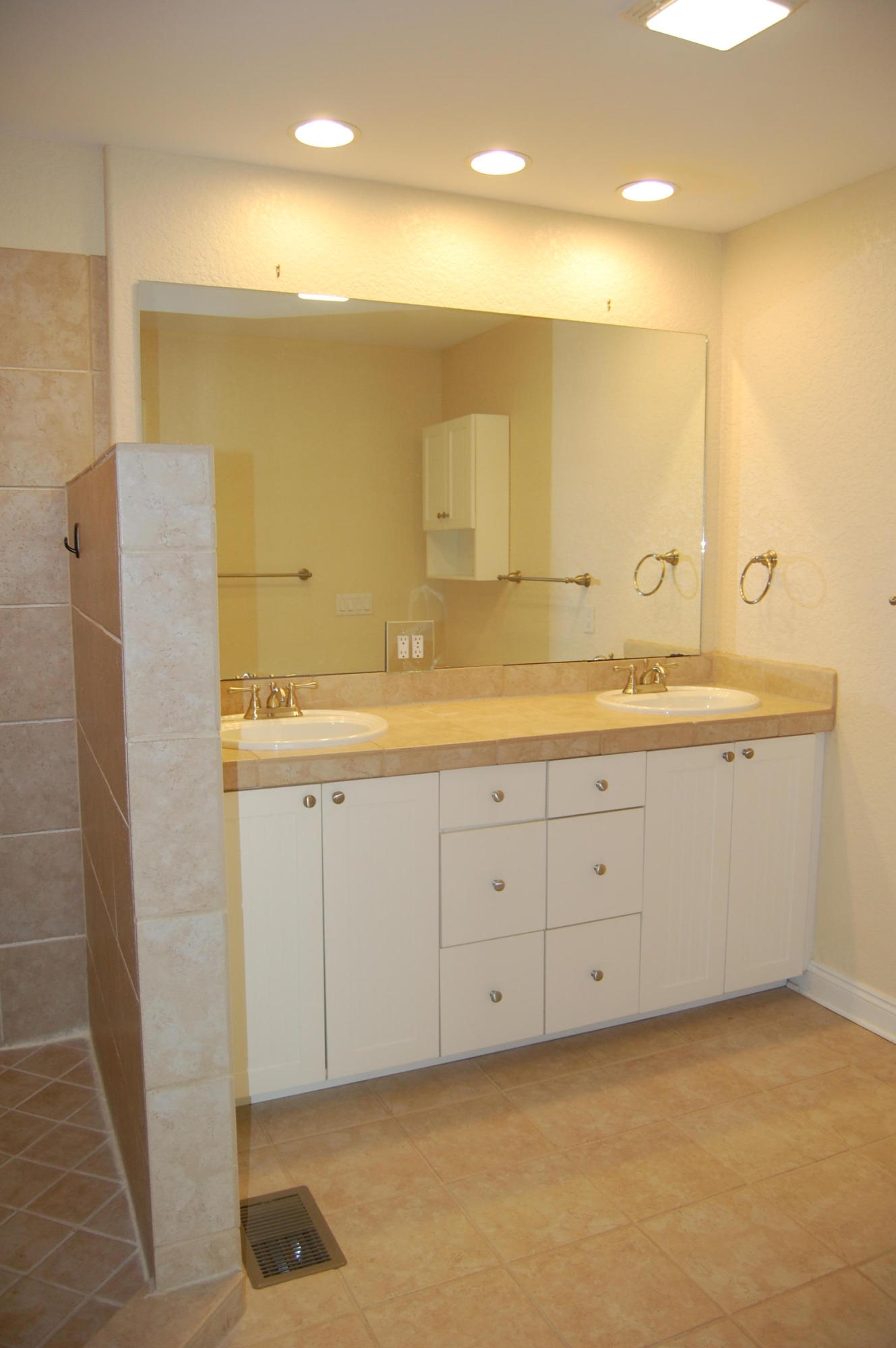 MAGNOLIA BEACH - Residential