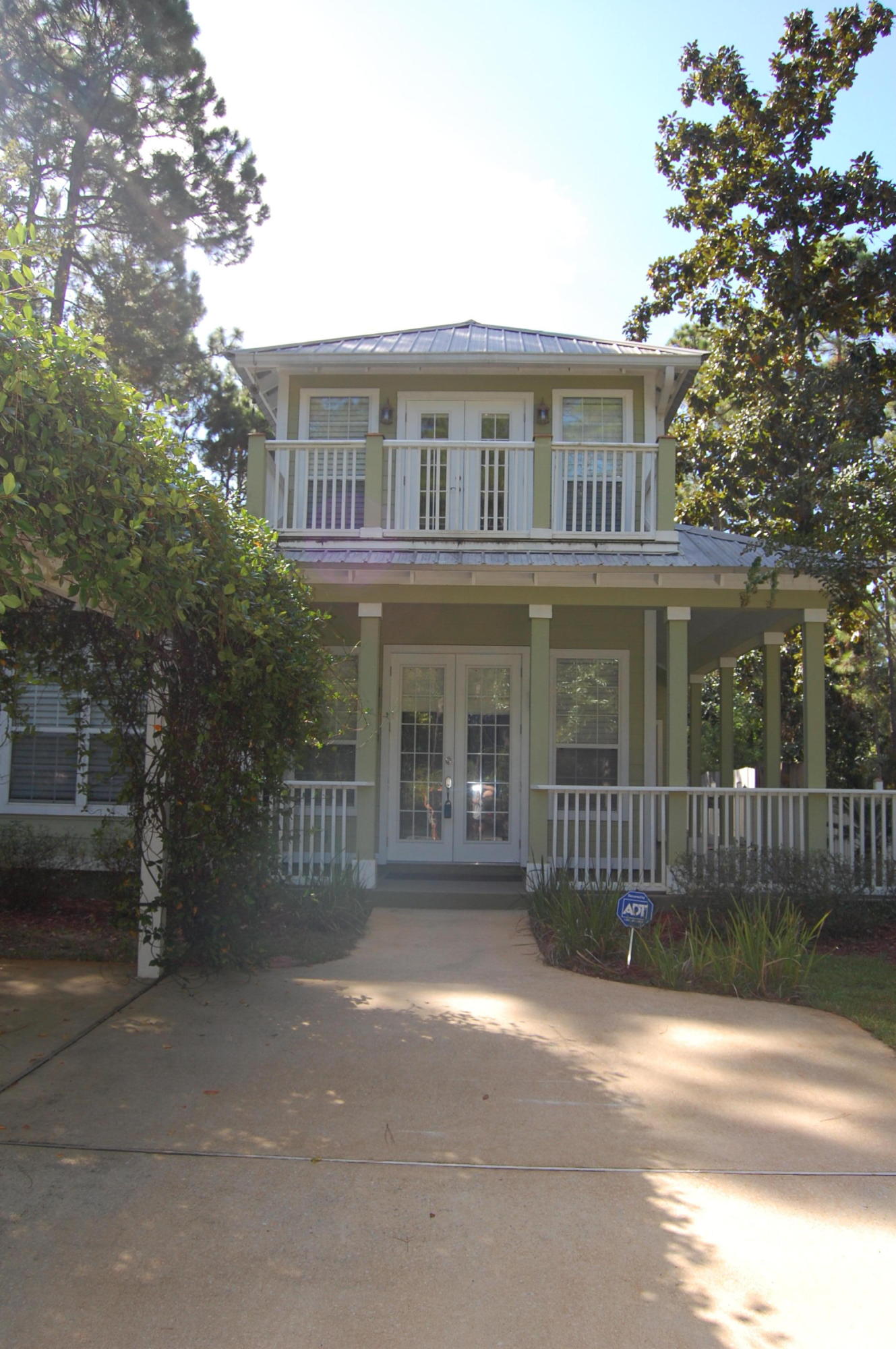 MAGNOLIA BEACH - Residential