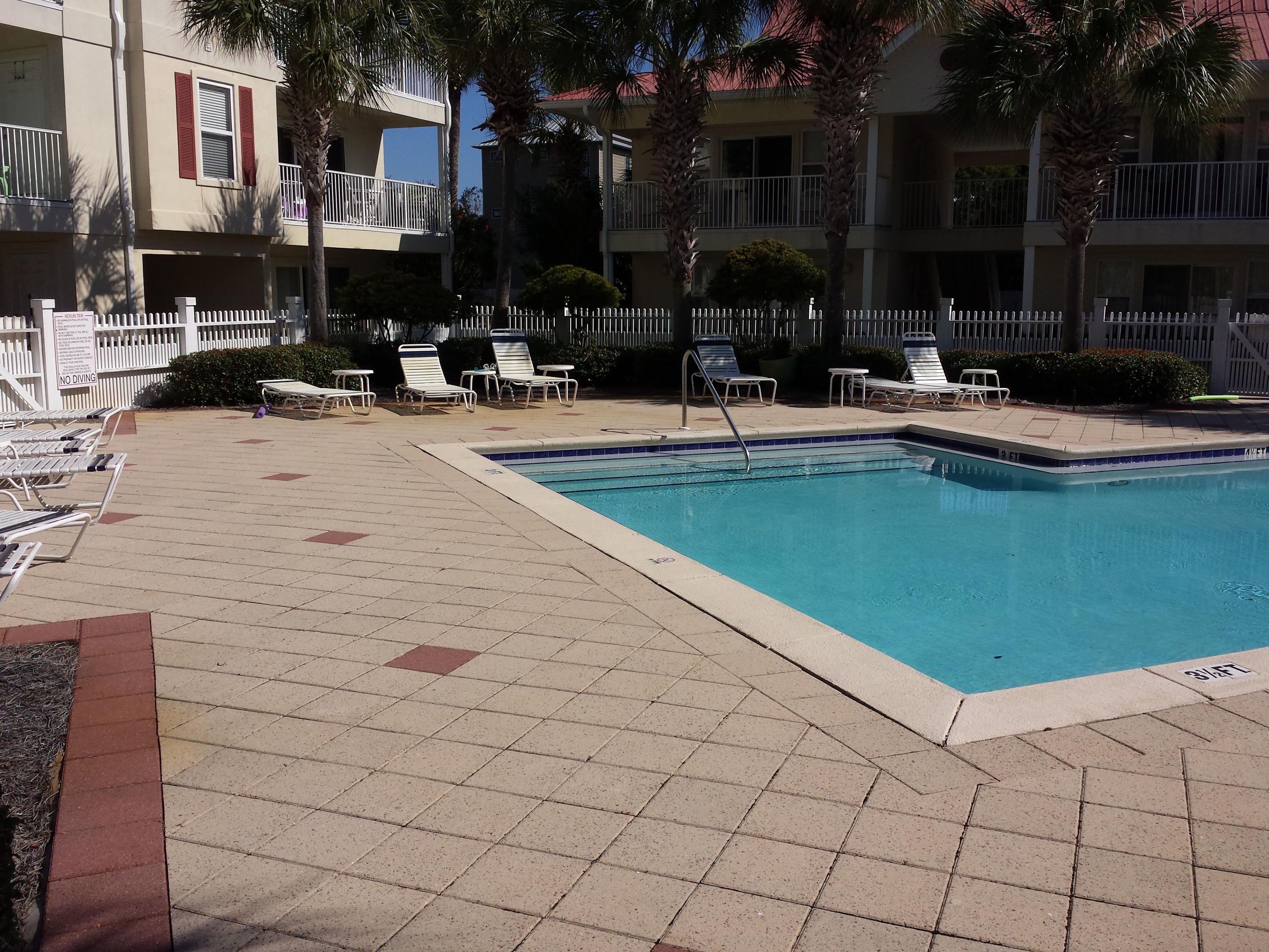 ROLLIN TIDE VILLAS - Residential