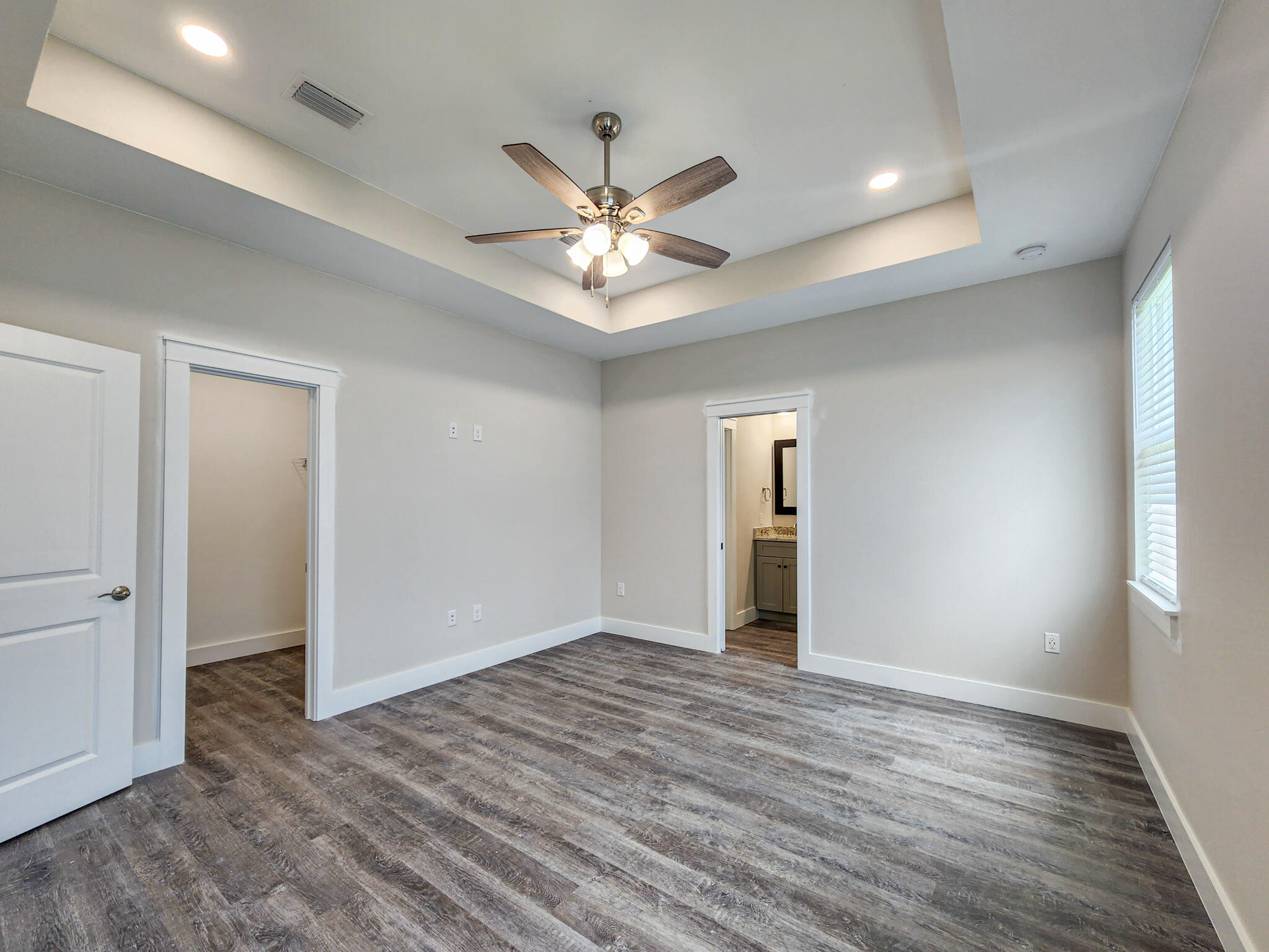 CRESCENT SHORES - Residential