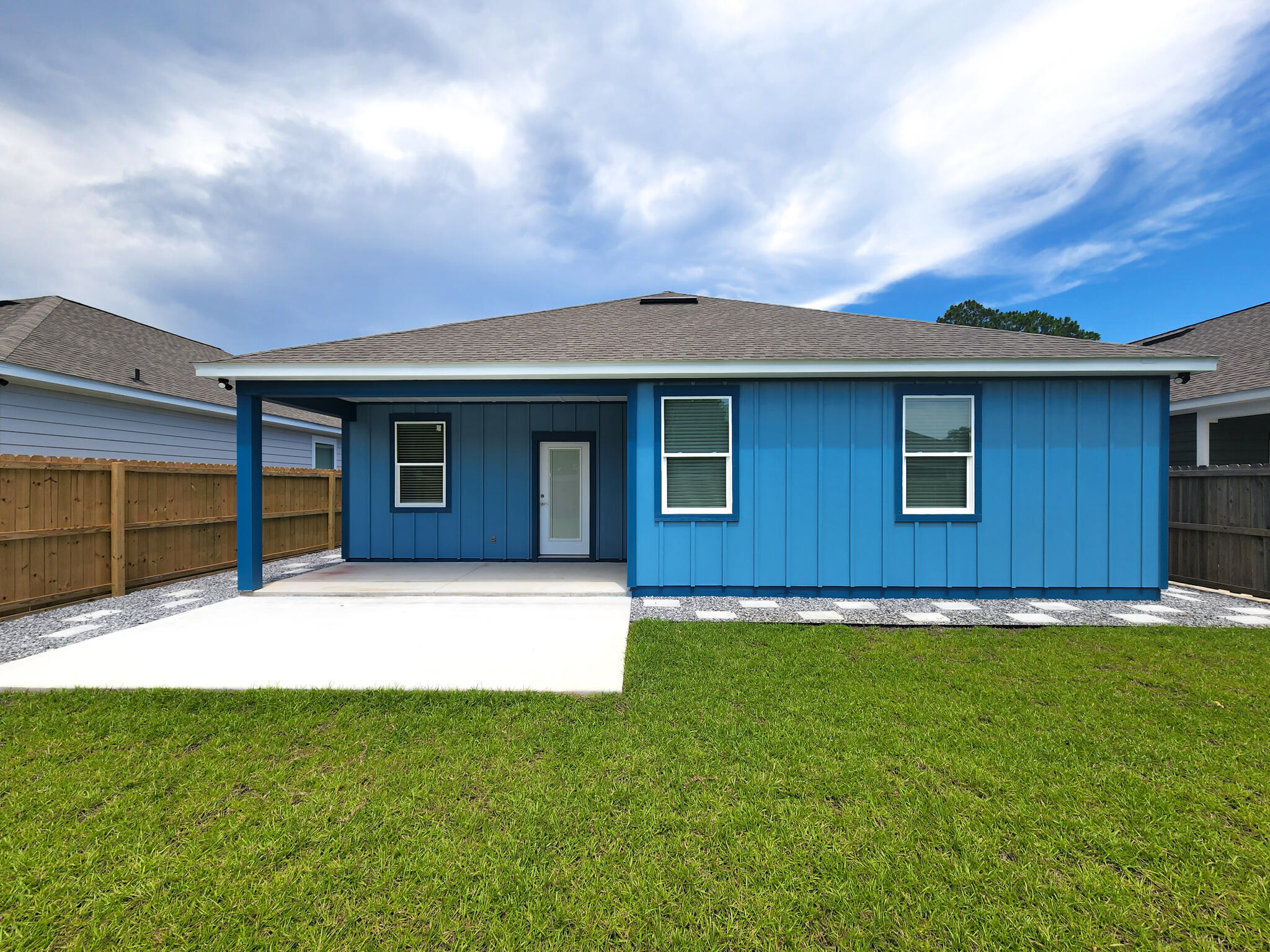 CRESCENT SHORES - Residential