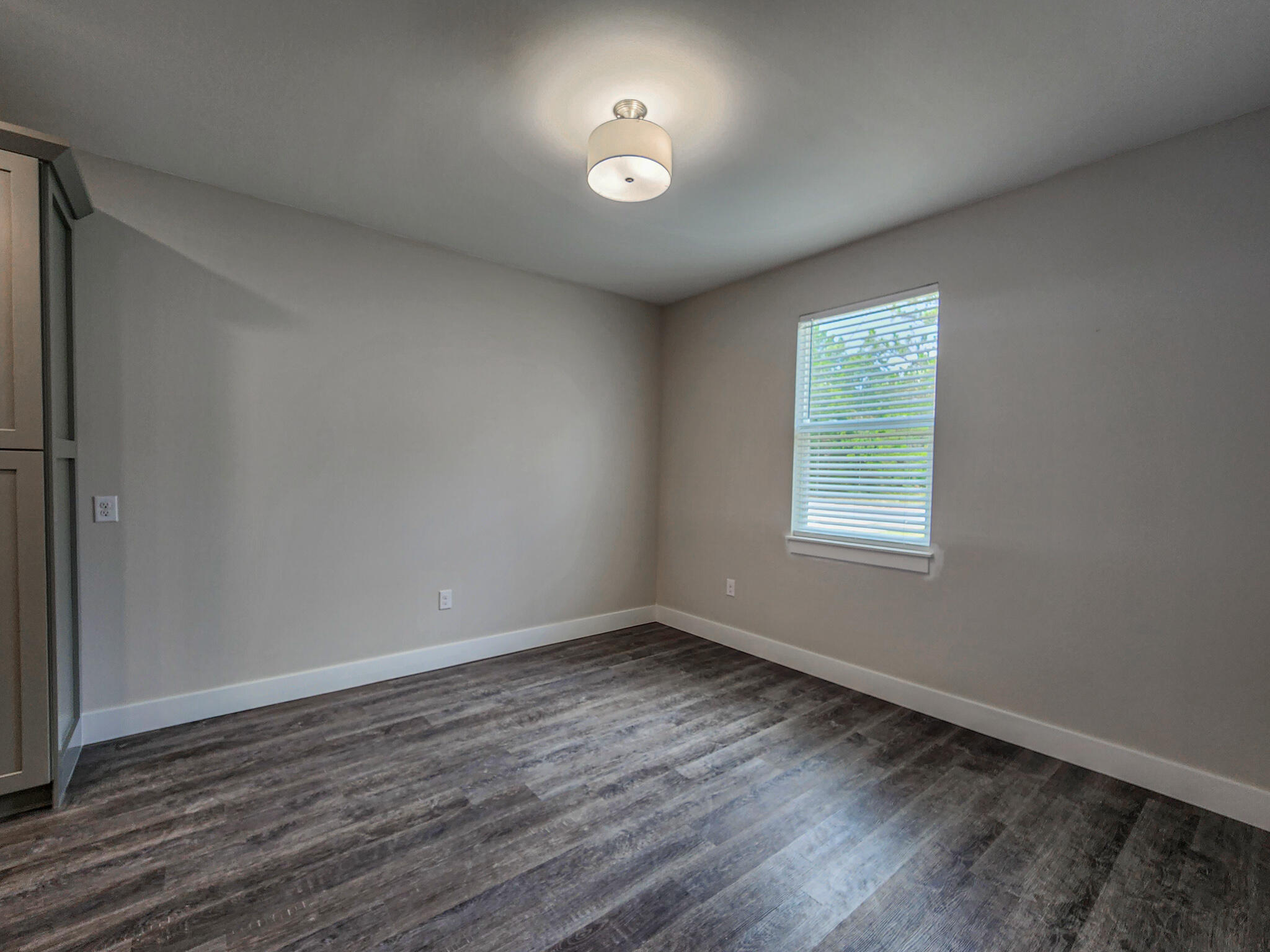 CRESCENT SHORES - Residential