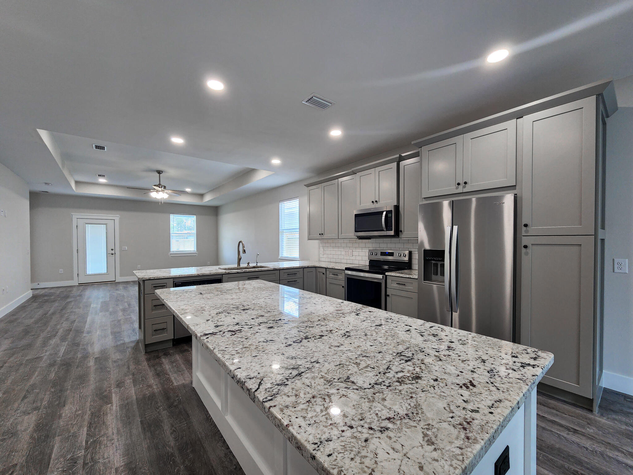 CRESCENT SHORES - Residential